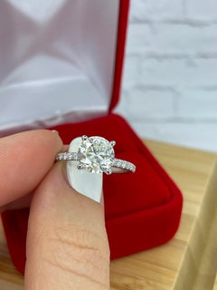 Certified round brilliant diamond ring