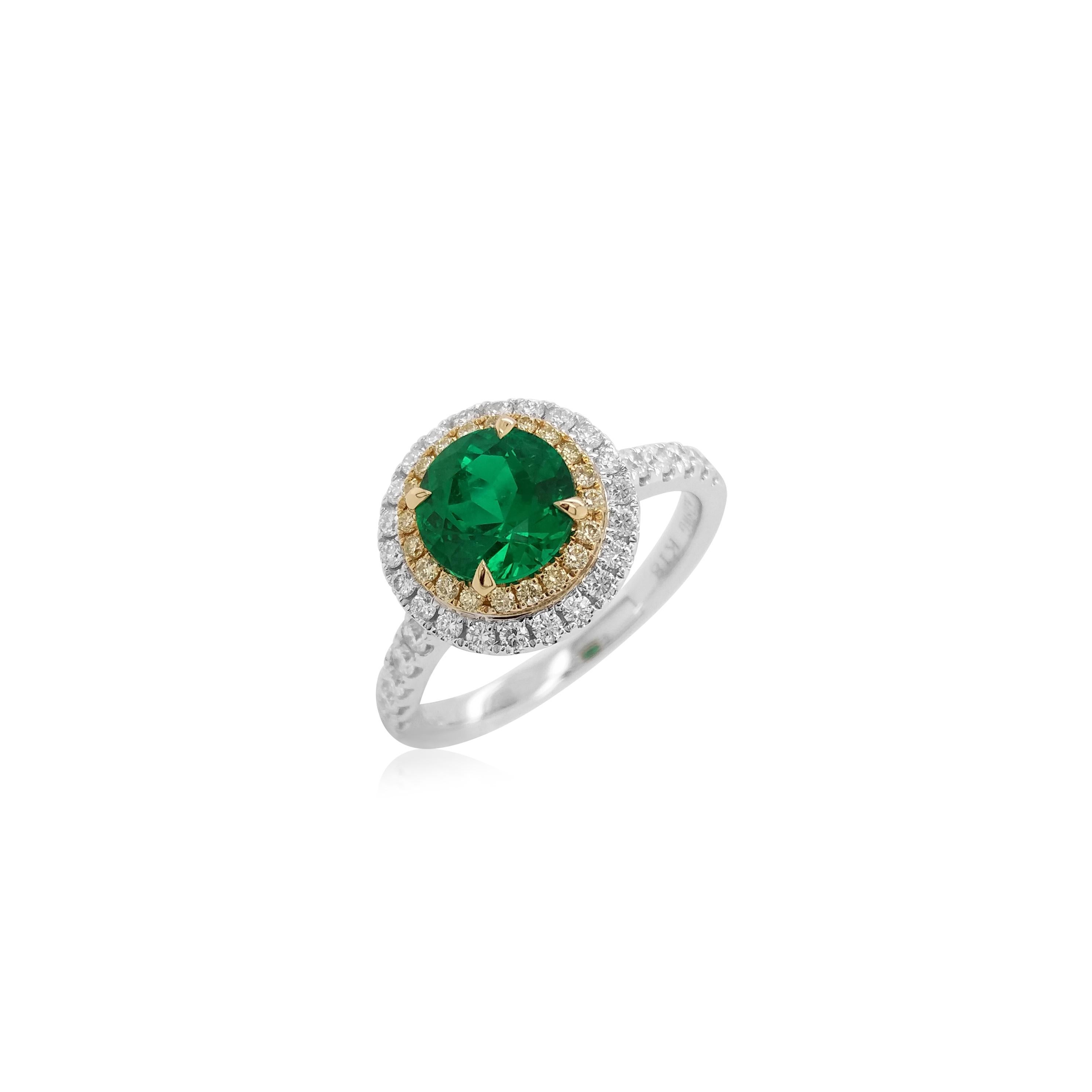 Anillo de Esmeralda Colombiana, Diamante Amarillo y Diamante Blanco, talla redonda, certificado IGI en Nuevo estado para la venta en Hong Kong, HK