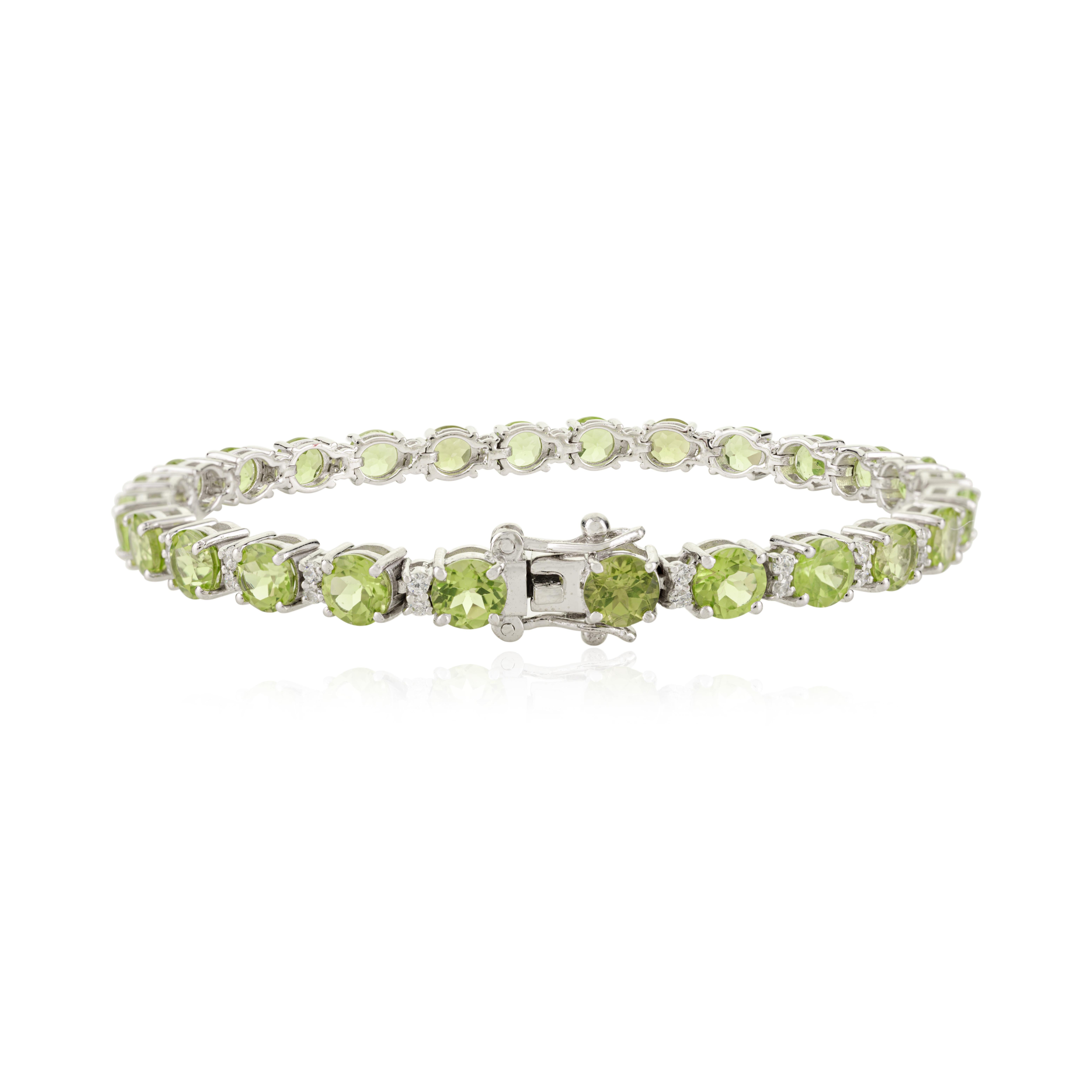 Bracelet de tennis pour femmes en argent 925 avec péridot certifié de taille ronde et CZ Neuf - En vente à New York, NY