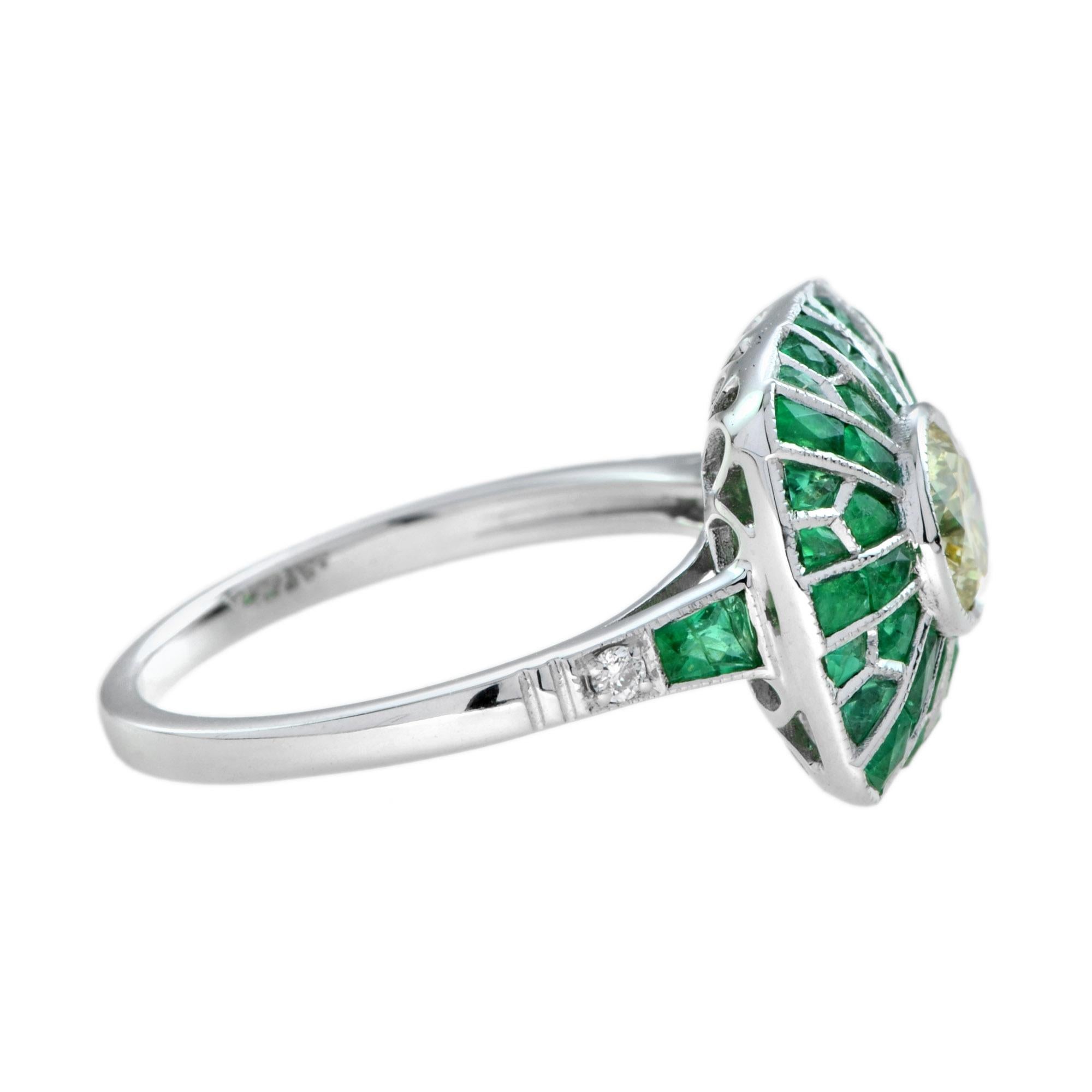 Zertifizierter runder gelber Diamant & grüner Smaragd Halo Cushion Ring aus 18K Weißgold (Art déco) im Angebot