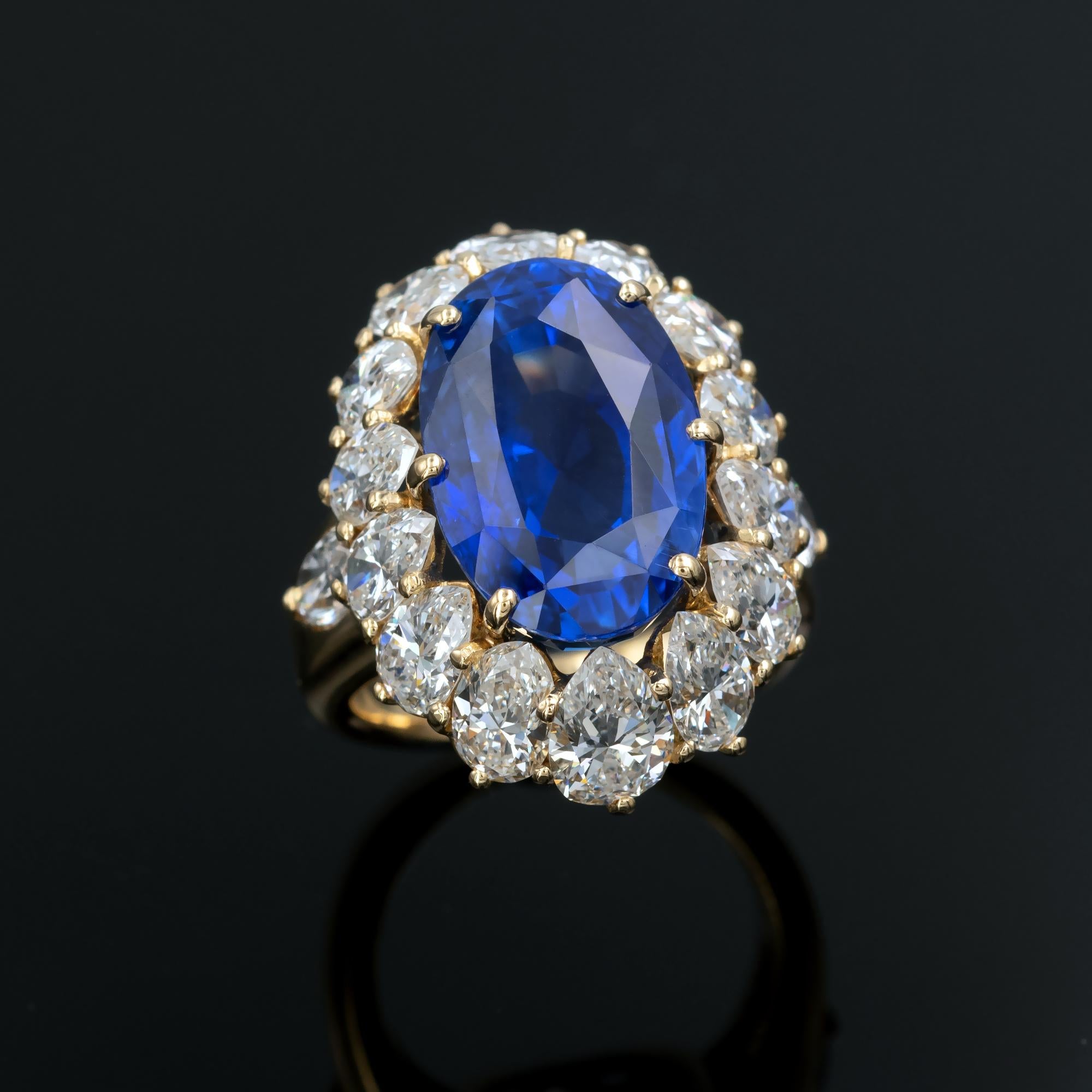 Contemporary Certified Royal Blue 17.38 Carat Sapphire and Diamond Ring For Sale