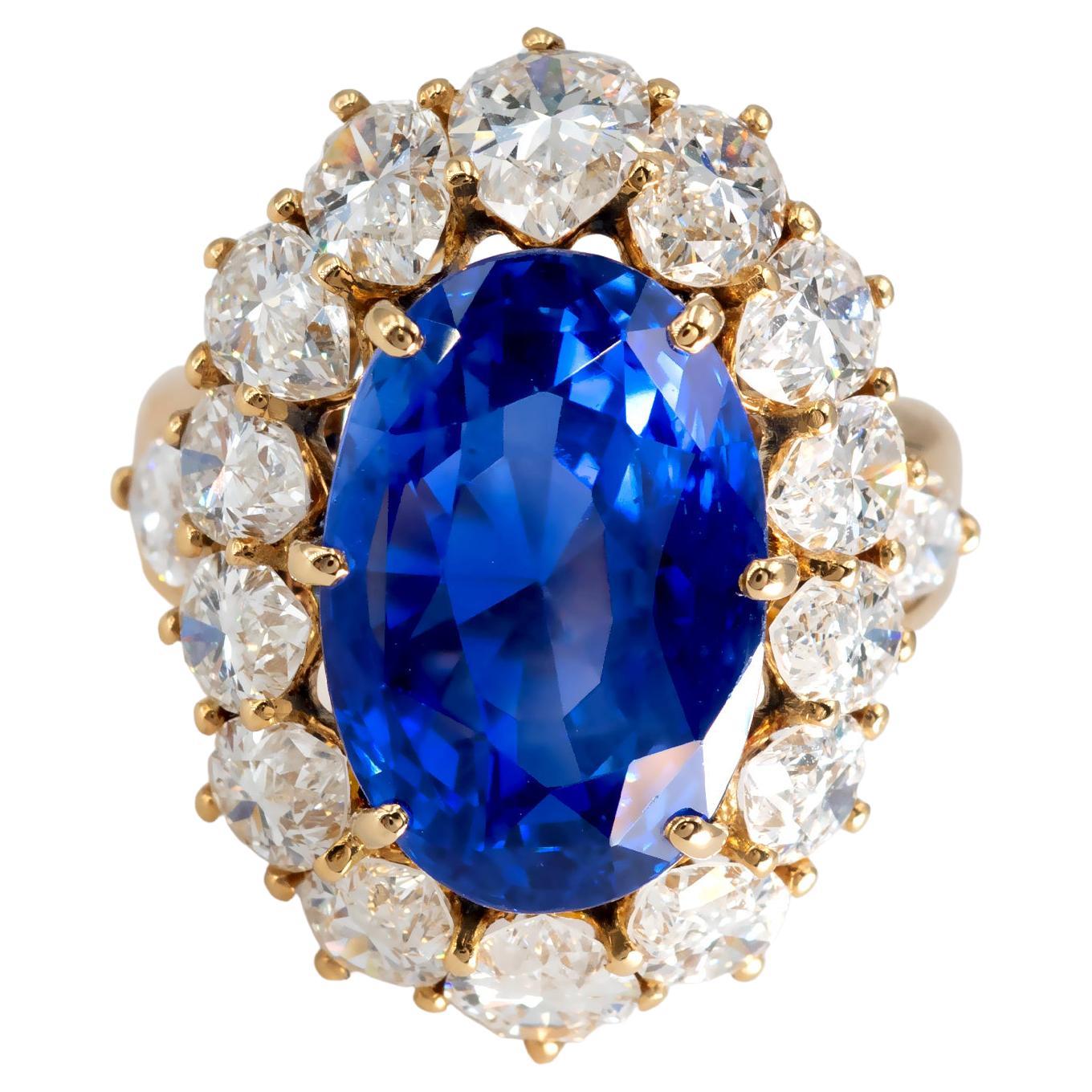 Saphir bleu royal du Sri Lanka (Ceylan) non chauffé de 17,38 carats serti dans une bague unique en or 18 carats. 
Le saphir est accompagné d'un rapport sur les pierres précieuses (certificat) de GRS indiquant qu'il n'a pas été chauffé et qu'il est