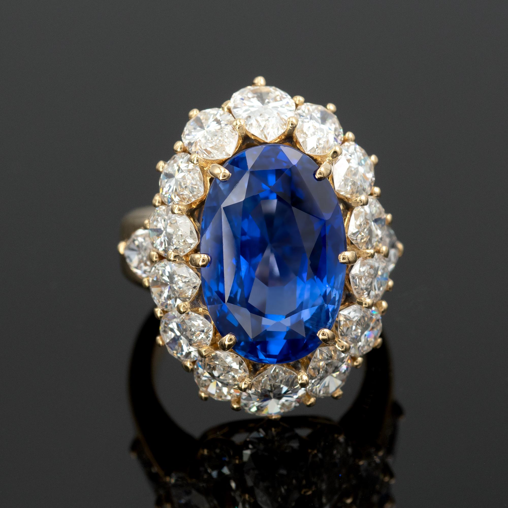 Oval Cut Certified Royal Blue 17.38 Carat Sapphire and Diamond Ring For Sale