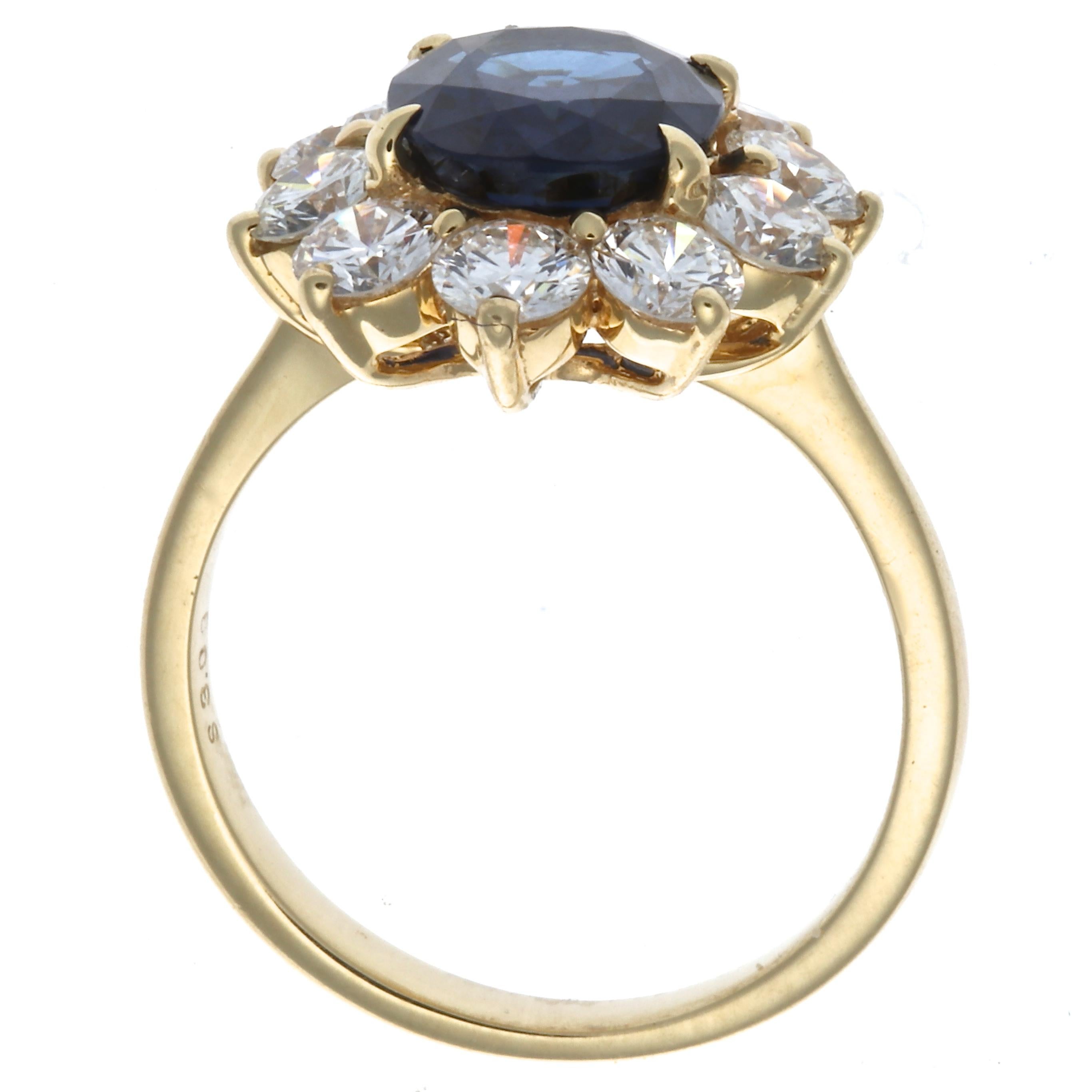Certified Royal Blue 3.08 Carat Sapphire Diamond 18 Karat Ring In Excellent Condition In Beverly Hills, CA