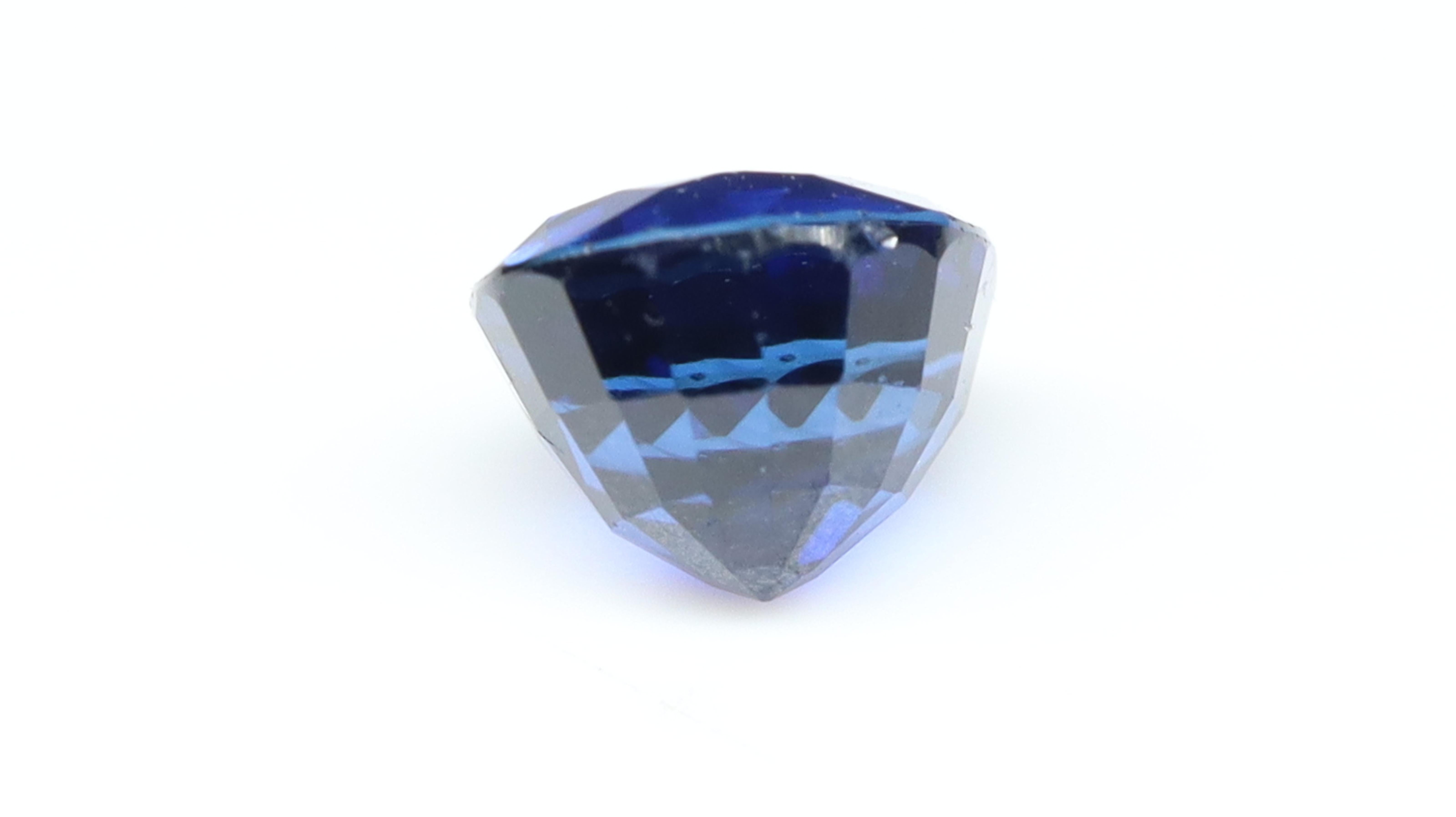 Certified Royal Blue Sapphire 1.10ct 1