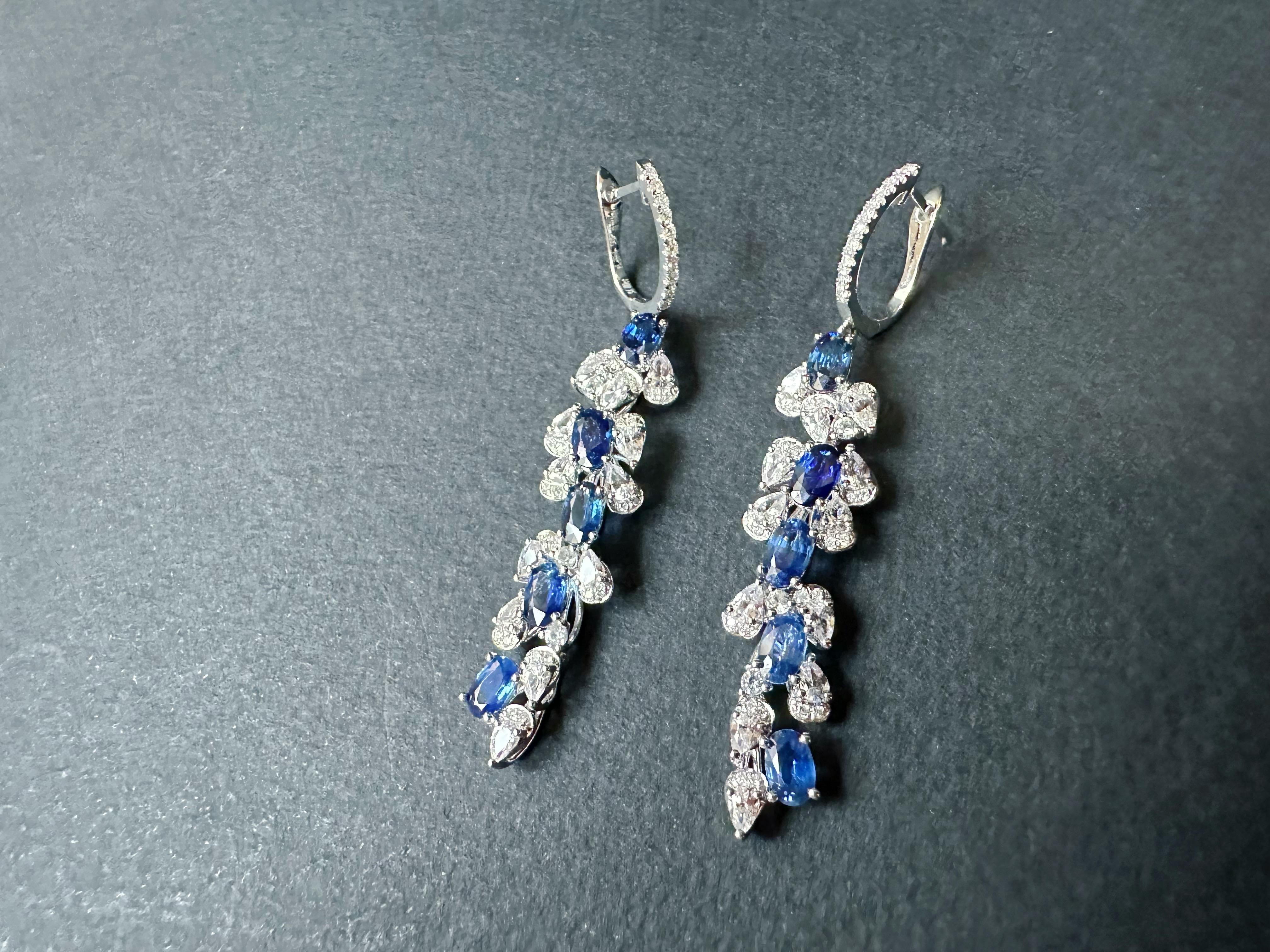 Certified Royal Blue Sapphire in Diamond White Sapphire Long Earrings In New Condition For Sale In Kowloon, HK