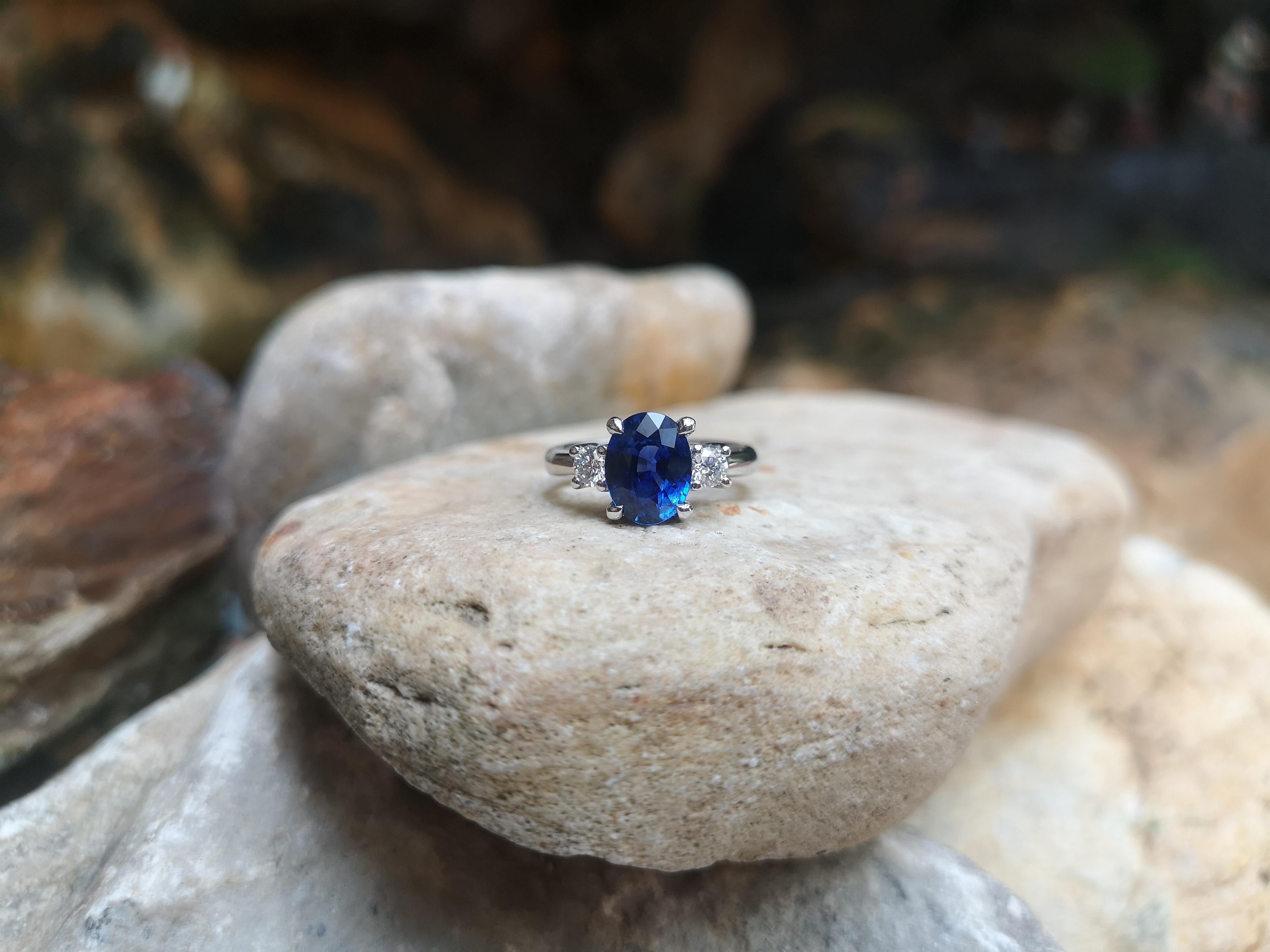 Certified Royal Blue Sapphire with Diamond Ring Set in Platinum 950 Settings For Sale 2