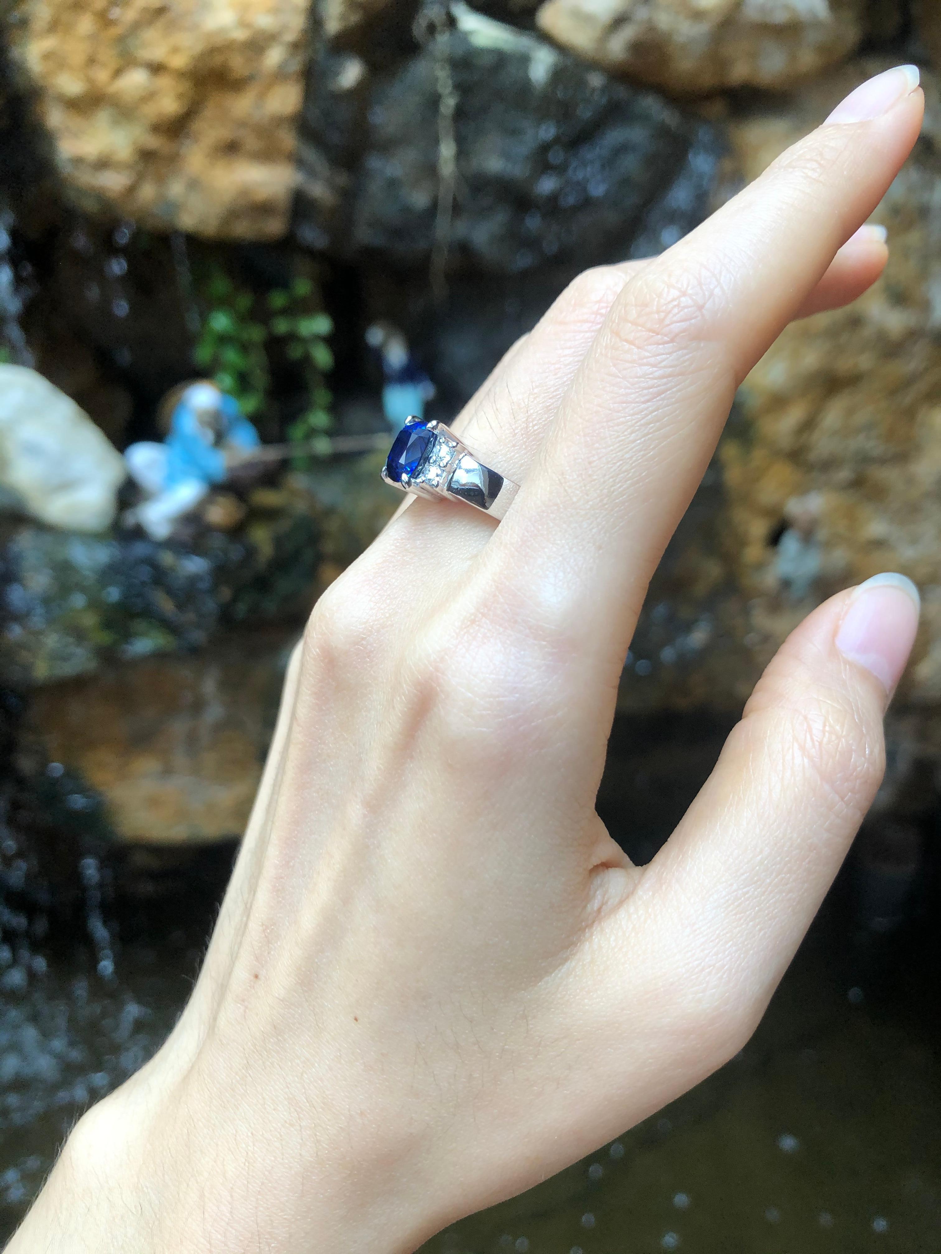 Ring mit zertifiziertem königsblauem Saphir und Diamant in Platin 950 Fassungen im Angebot 4