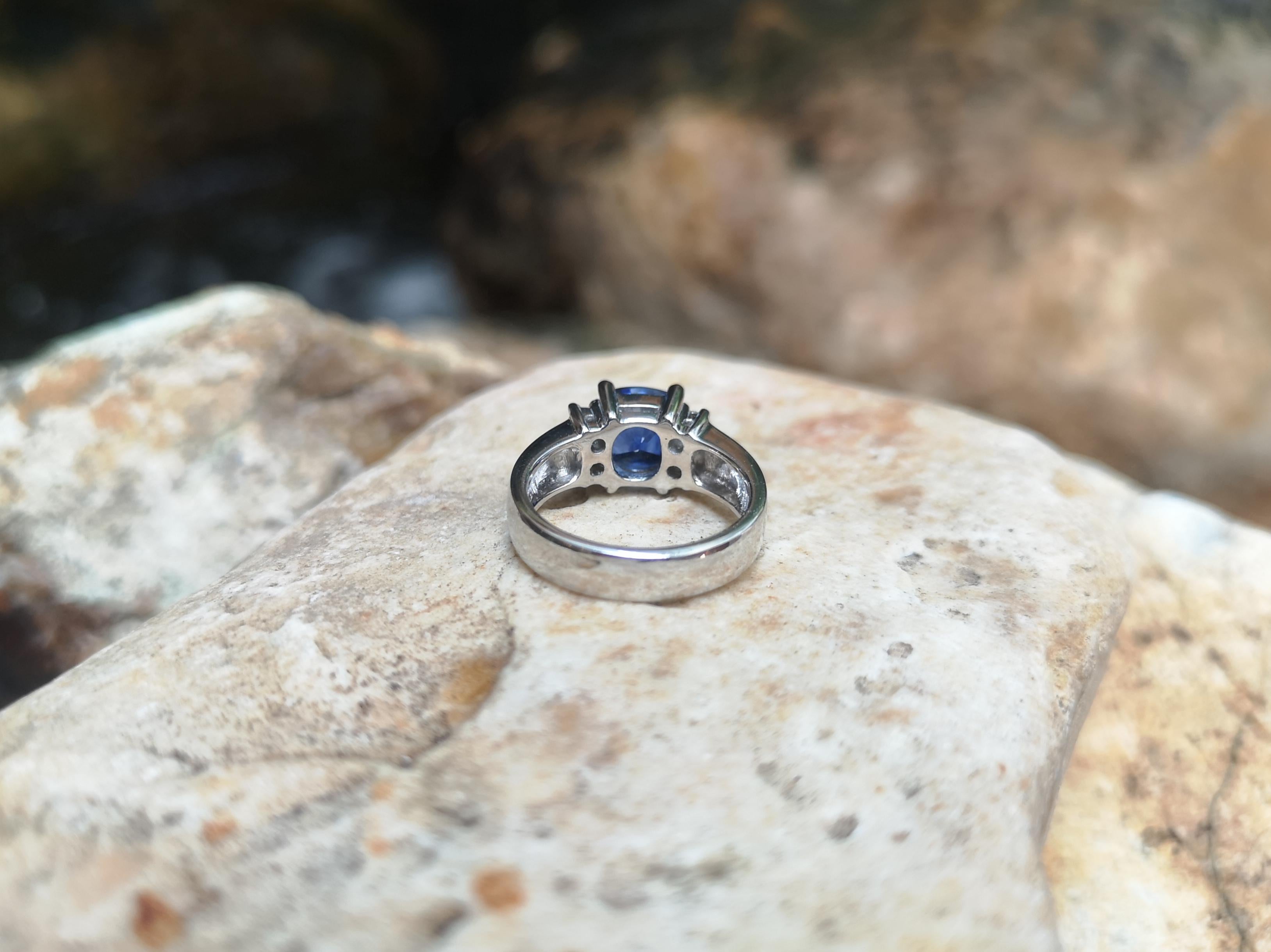 Ring mit zertifiziertem königsblauem Saphir und Diamant in Platin 950 Fassungen im Angebot 7