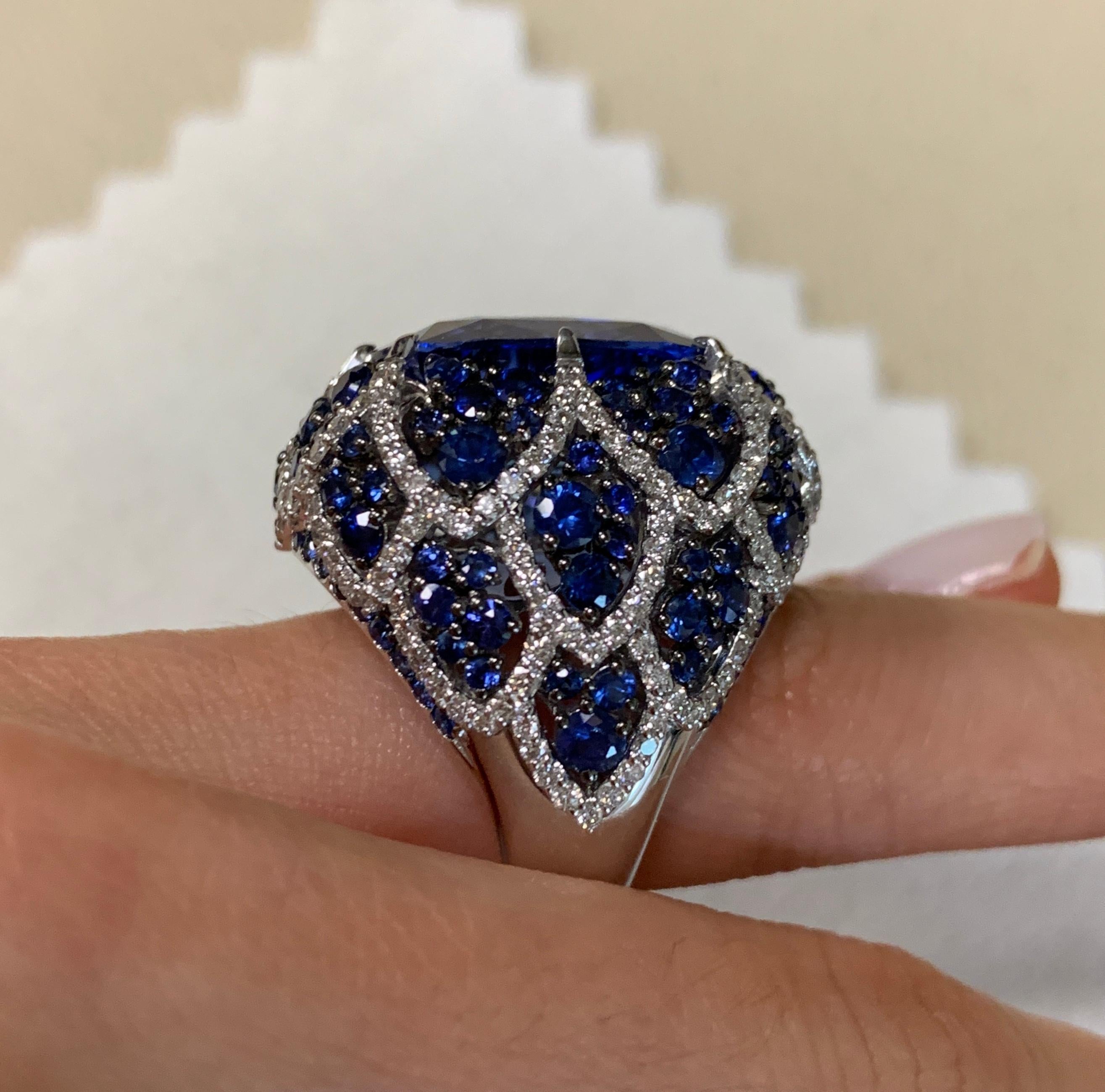 Certified Sapphire and Diamond 18 Karat White Gold Cocktail Ring 4
