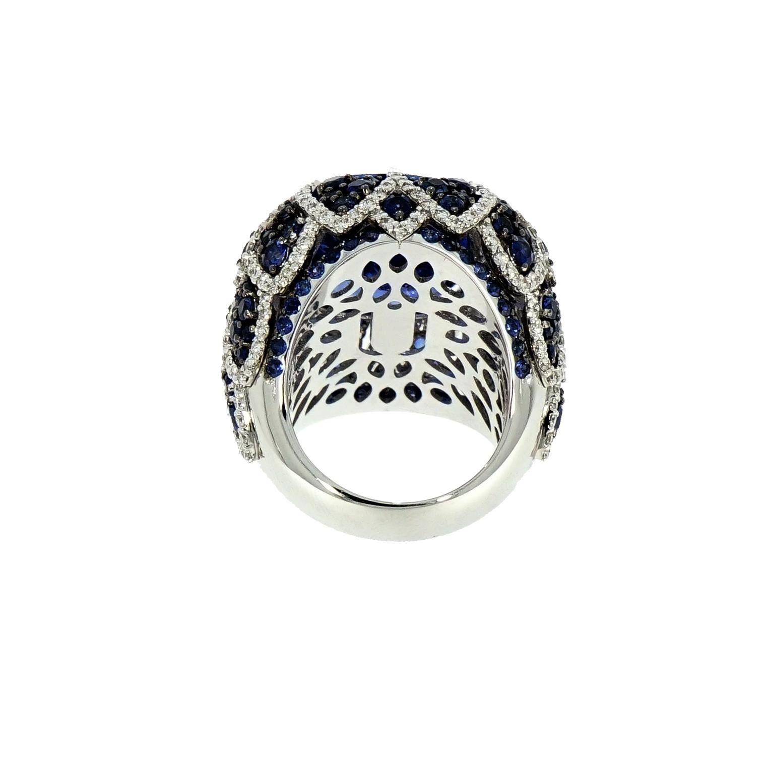 Modern Certified Sapphire and Diamond 18 Karat White Gold Cocktail Ring