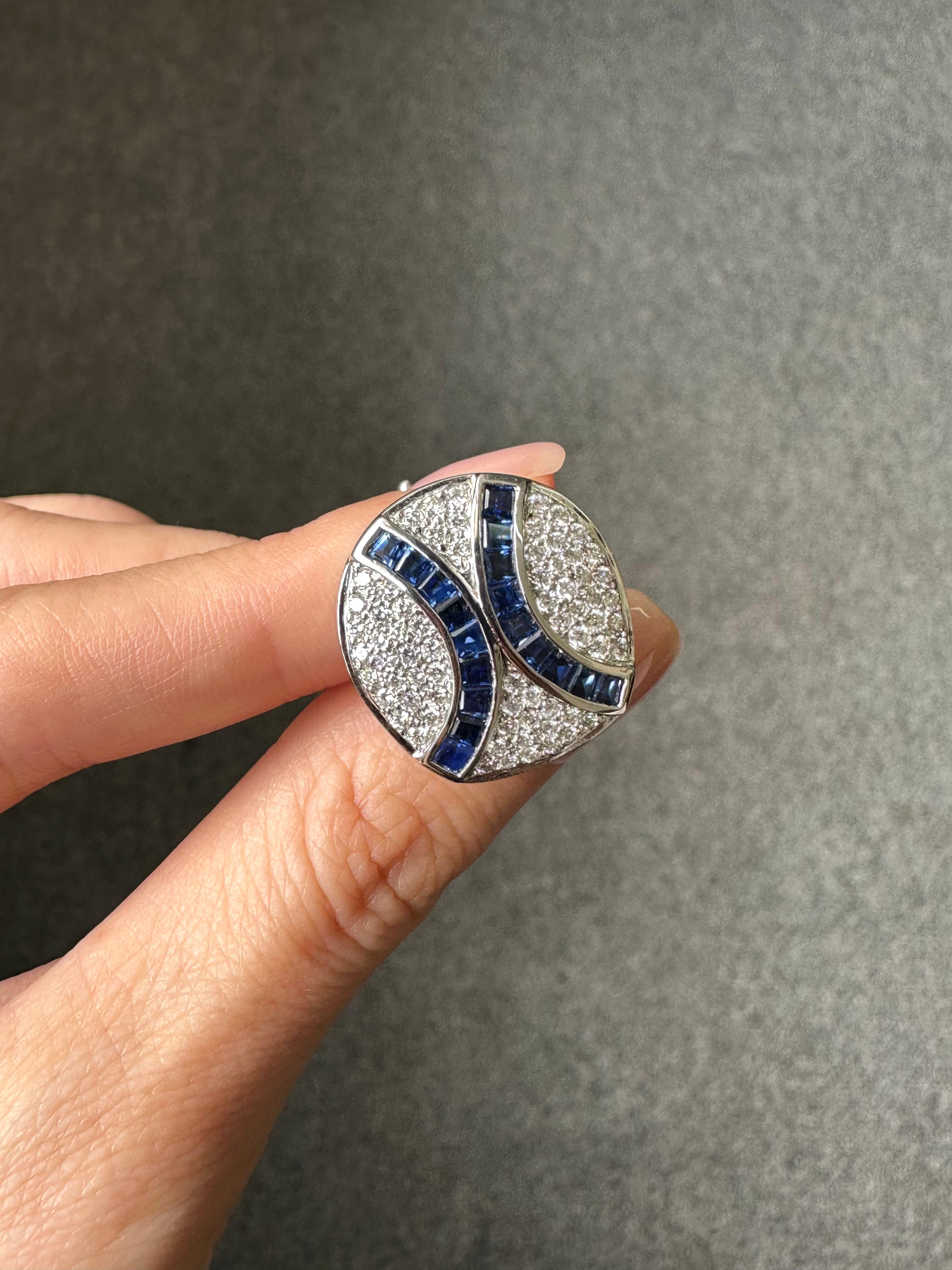 Certified Sapphire and Diamond Cufflinks in 18K White Gold In New Condition In Bangkok, Thailand