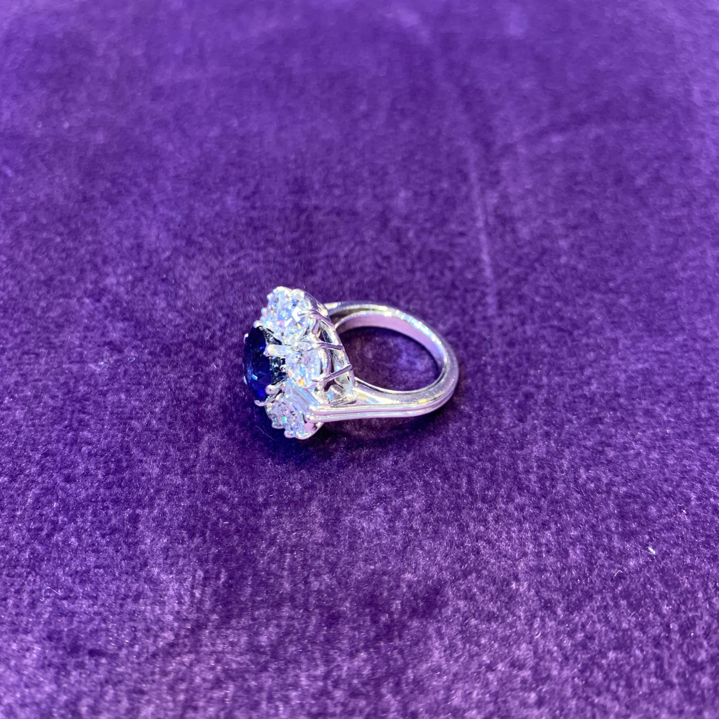 Certified Sapphire & Diamond Flower Ring For Sale 1