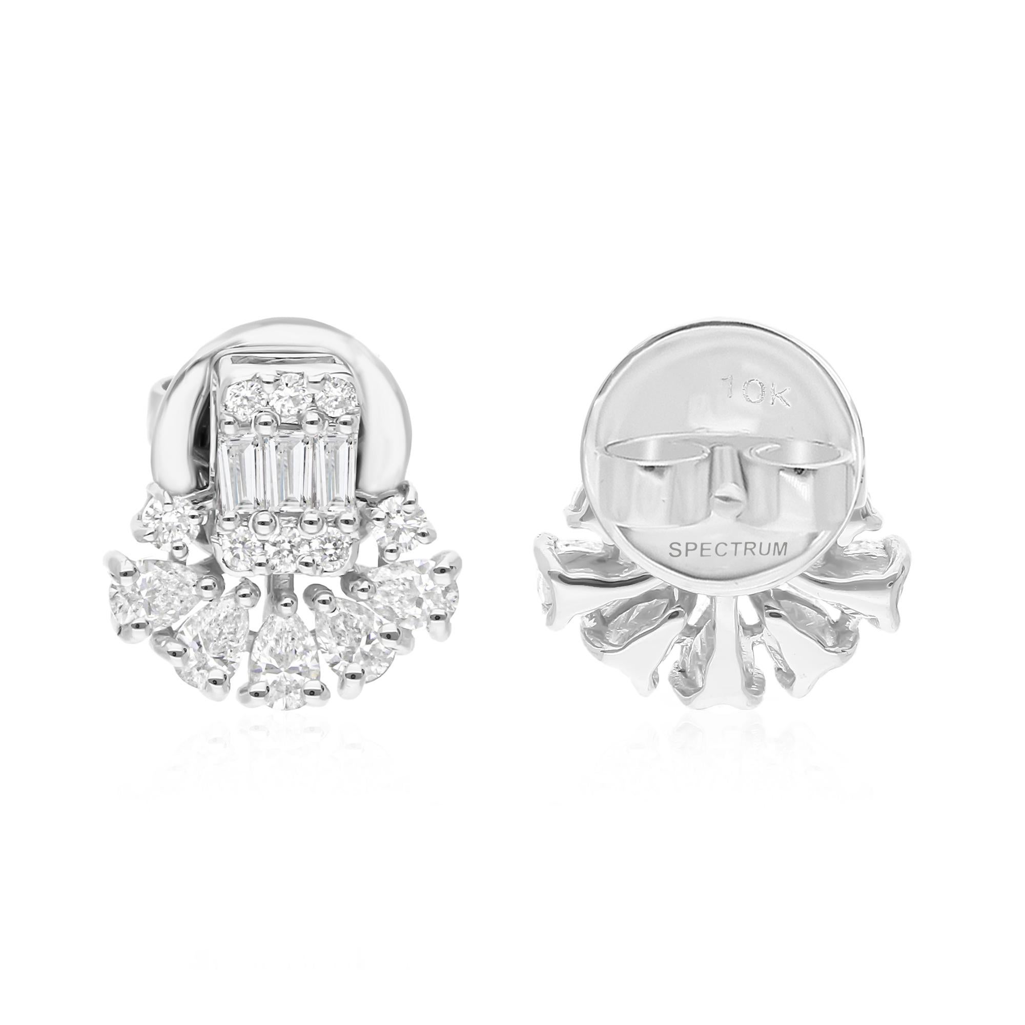 Entdecken Sie die zeitlose Eleganz dieser klassischen Ohrstecker mit 0,73 Karat Diamanten im Brillantschliff. Diese Ohrringe aus massivem 10-karätigem Weißgold verleihen jedem Look einen raffinierten Touch mit dezentem Funkeln.

FOLLOW SPECTRUM