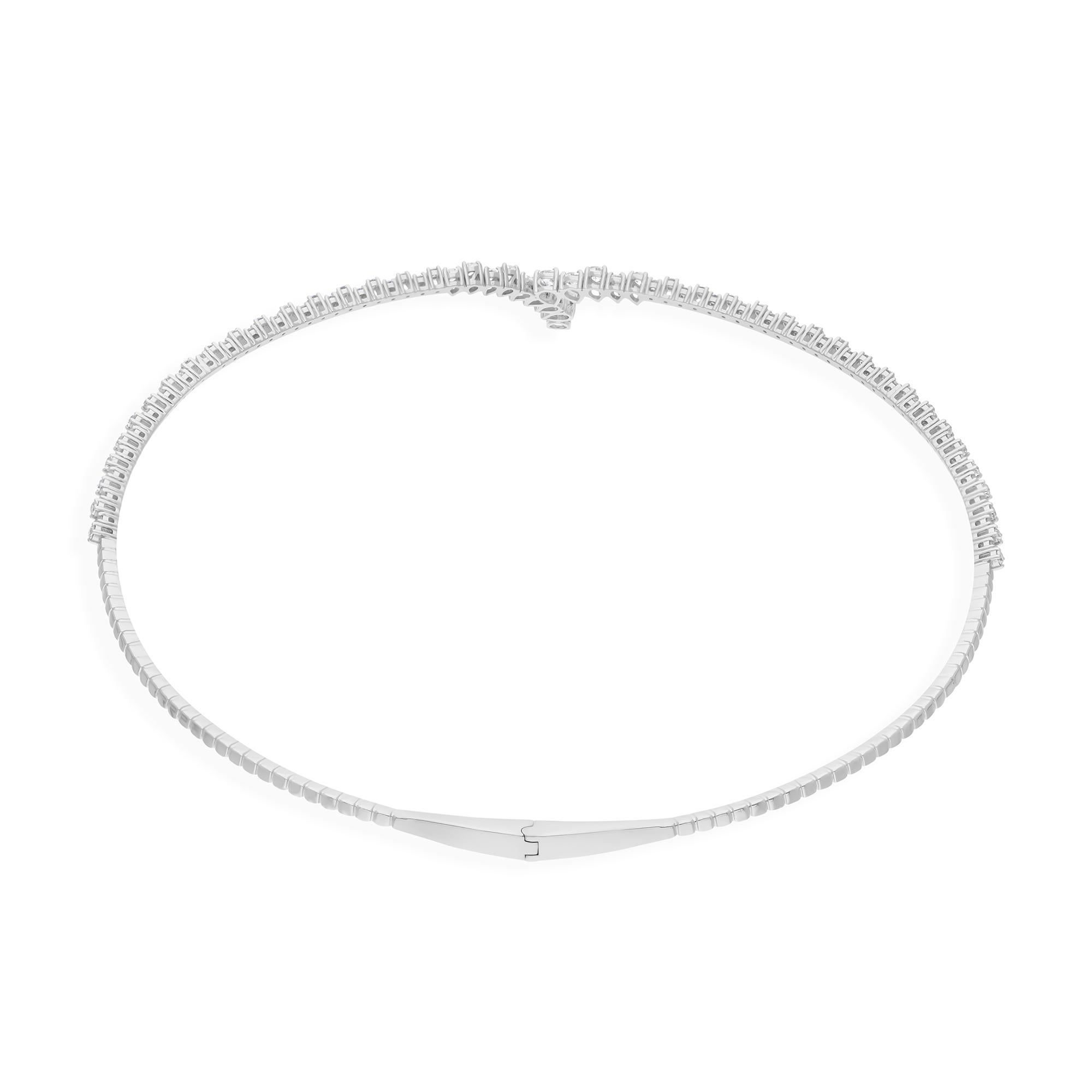 Donna Collana girocollo con diamanti certificati SI/H Torque V in oro bianco 18k Regalo di fidanzamento in vendita