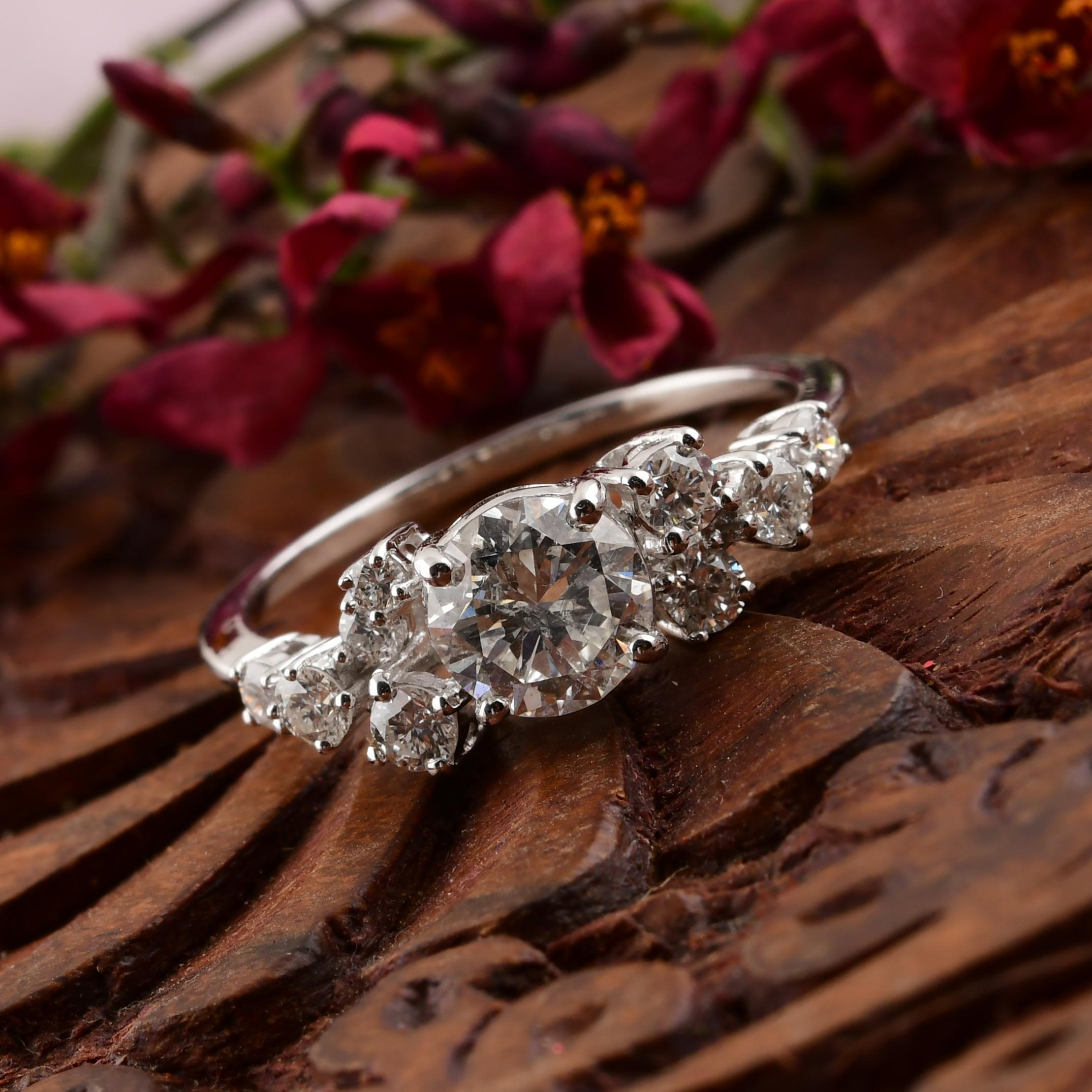 in vendita:  Anello a grappolo con diamanti naturali di qualità SI/HI certificati in oro bianco massiccio 18 carati 8
