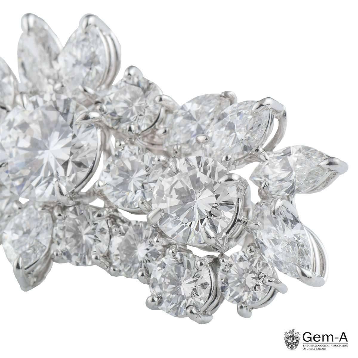 zertifizierte markante Diamant-Cluster-Ohrringe, 20 Karat, Farbe D im Angebot 1