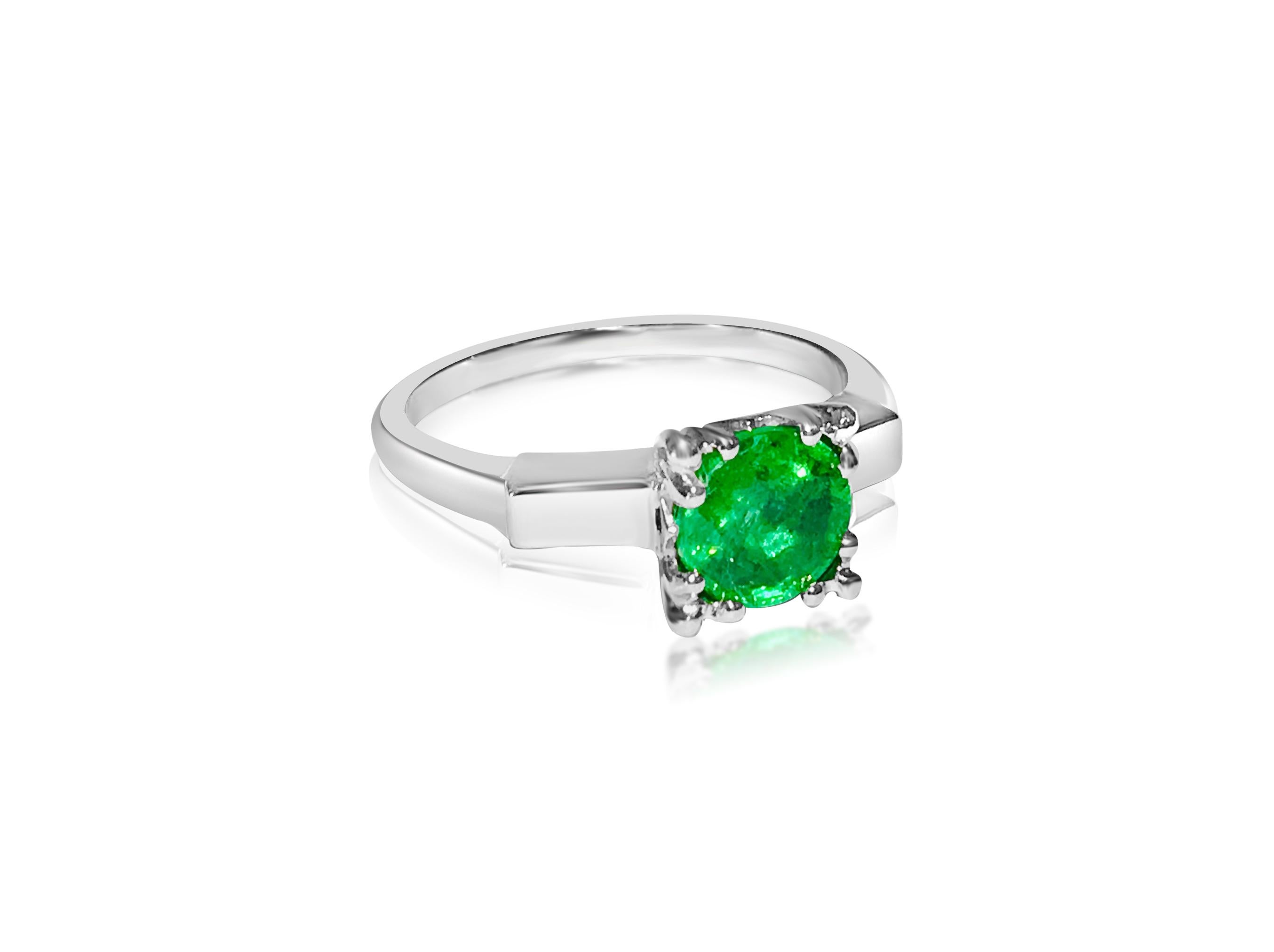GIA Certified Solitaire 2.00 Carat Emerald Platinum Wedding Ring In New Condition For Sale In Miami, FL
