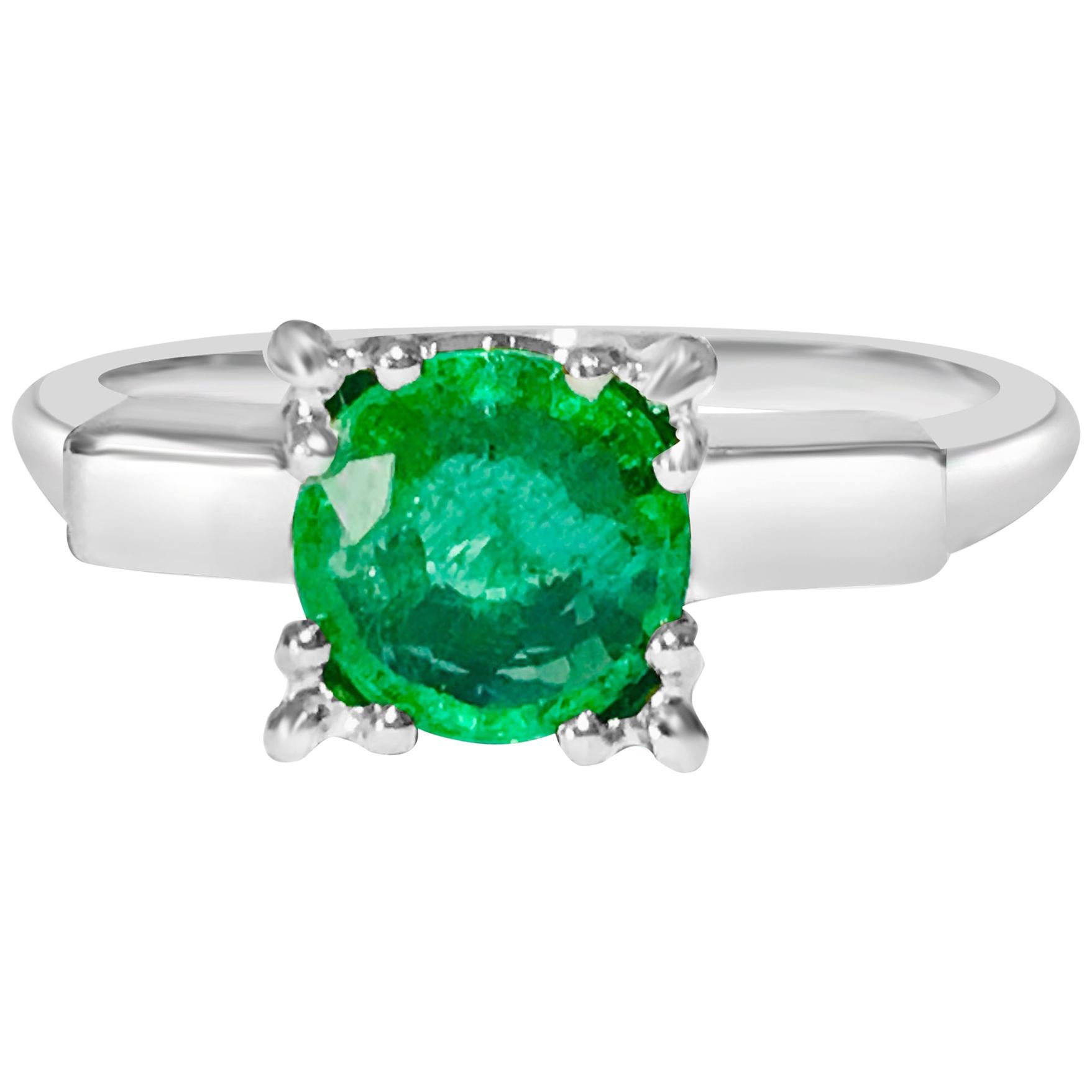 GIA Certified Solitaire 2.00 Carat Emerald Platinum Wedding Ring For Sale