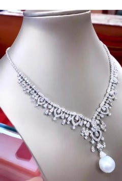 Certified South Sea Pearl  13.00 Carats Diamonds 18K Gold Necklace