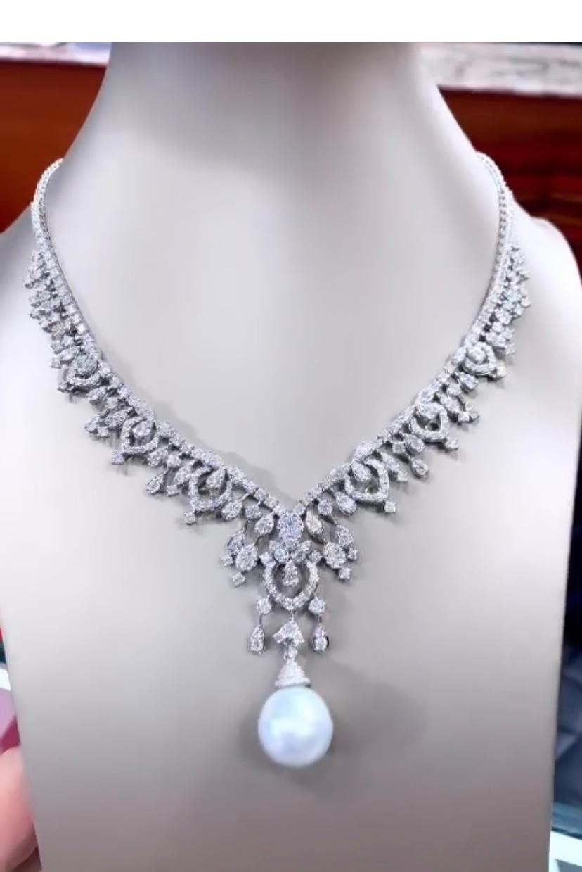 Round Cut Certified South Sea Pearl  13.00 Carats Diamonds 18K Gold Necklace  For Sale