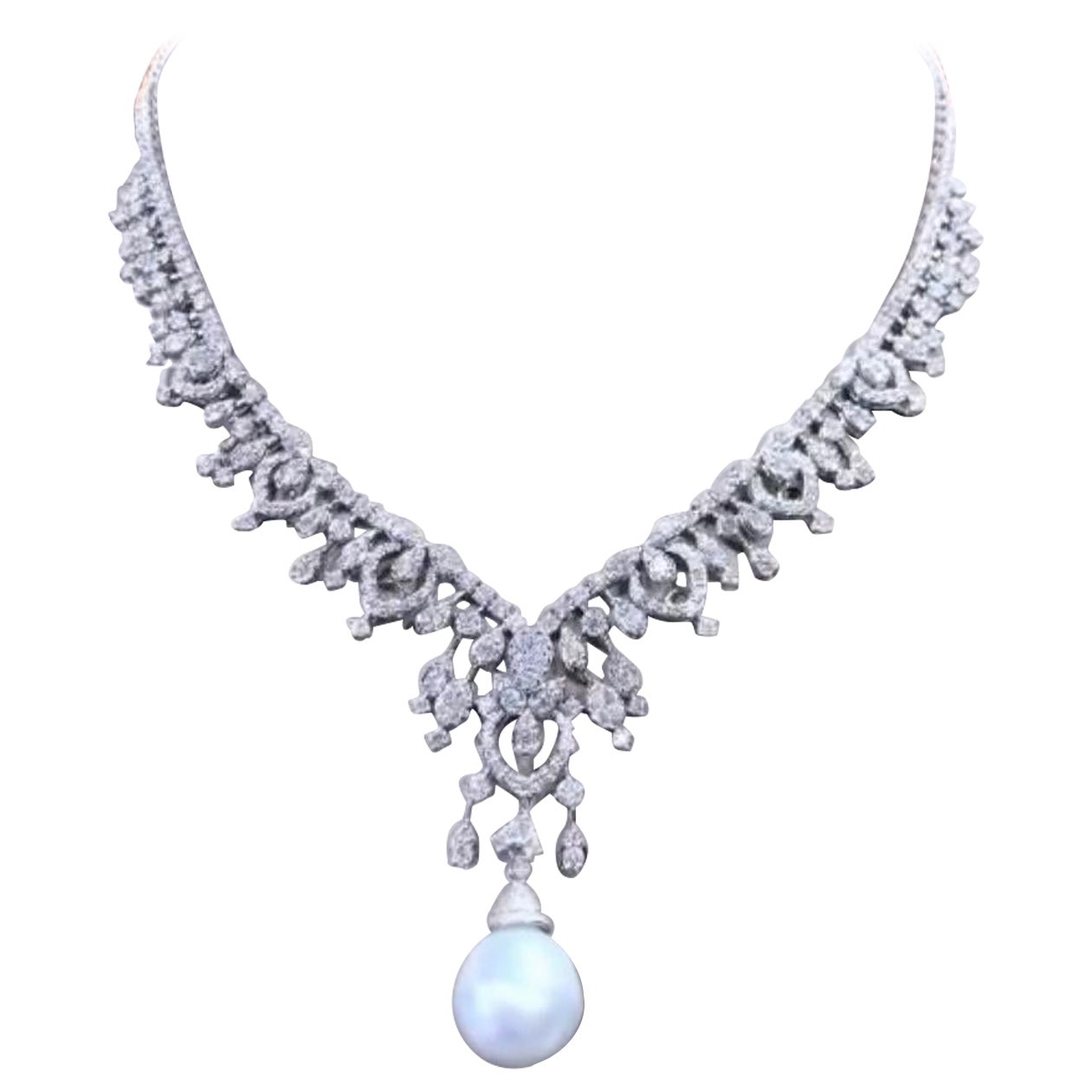 Perla del Mar del Sur certificada  Collar de oro de 18 quilates con diamantes de 13,00 quilates