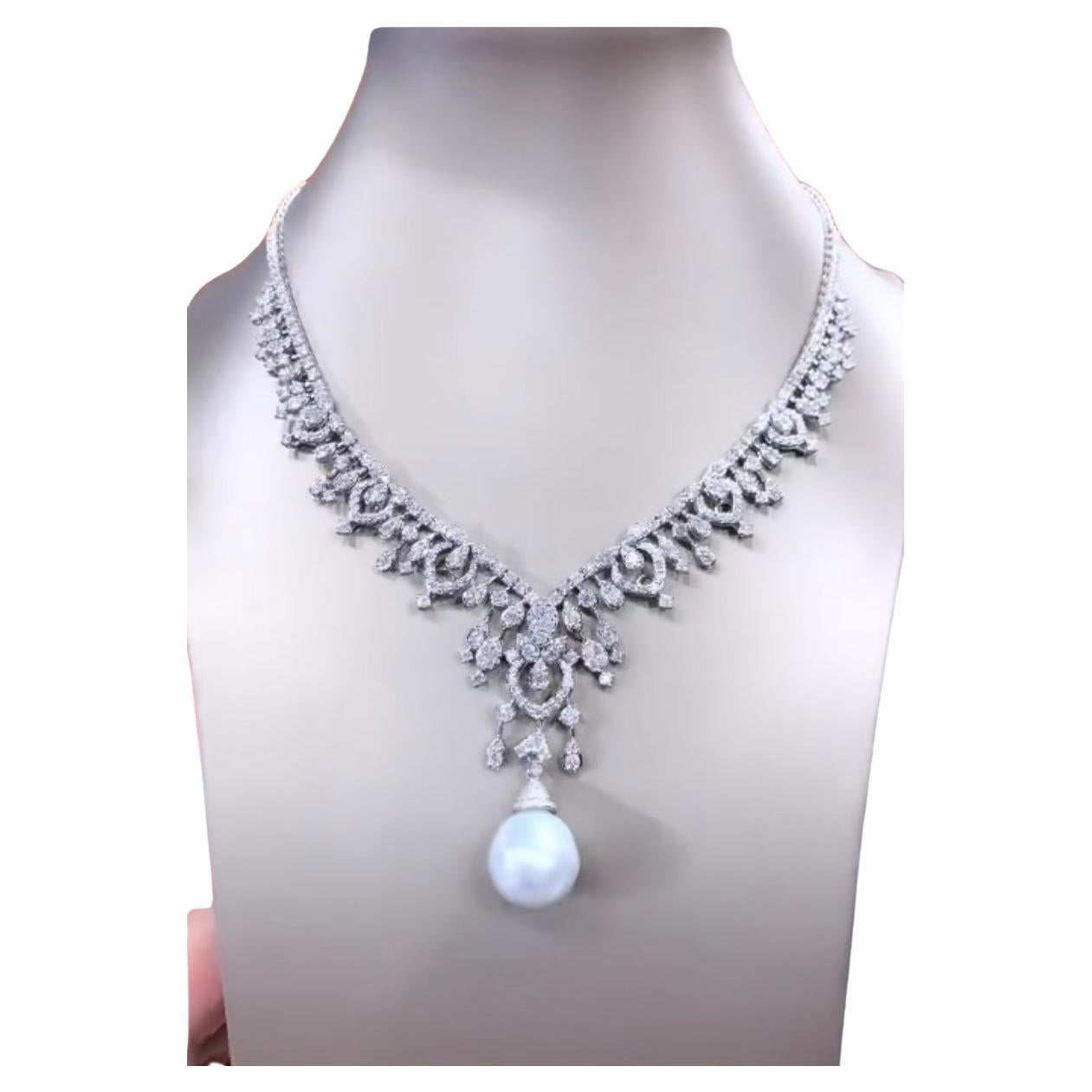 Certified South Sea Pearl  13.00 Carats Diamonds 18K Gold Necklace 
