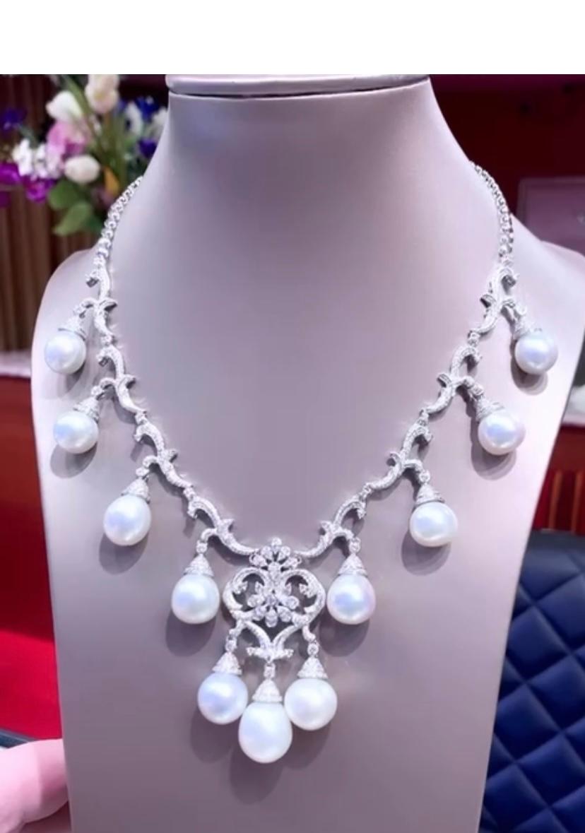 Women's Certified South Sea Pearls   6.00 Carats Diamonds 18k Gold Necklace  For Sale