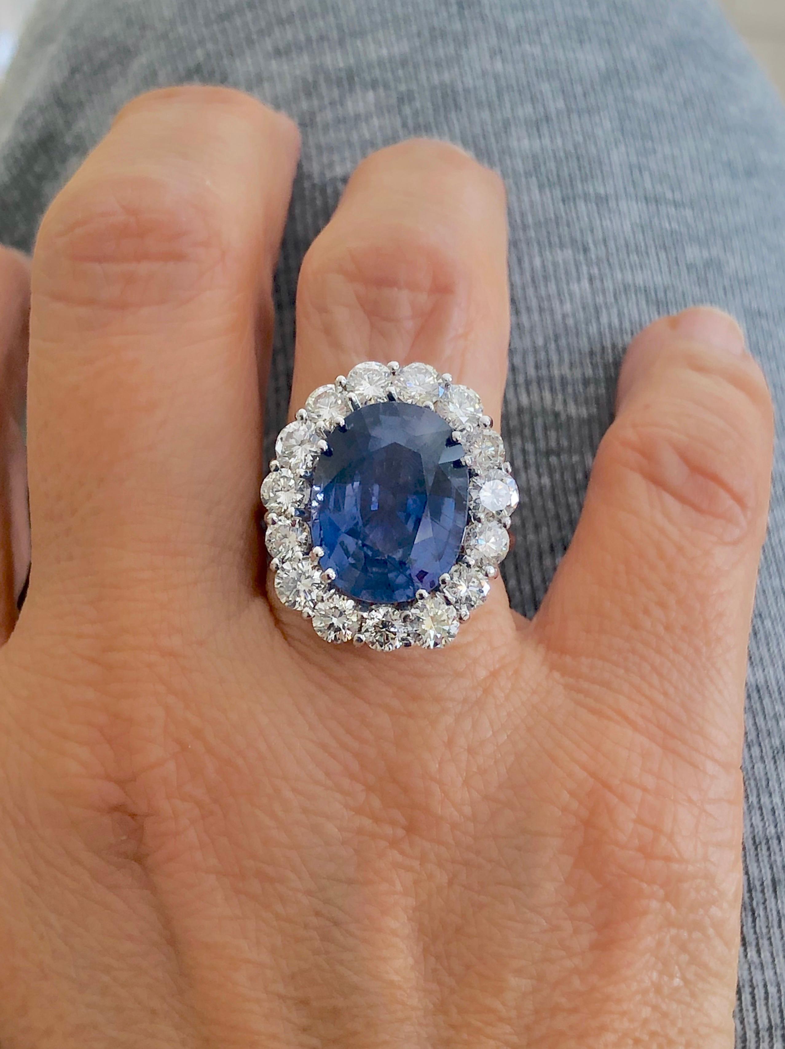 Saphir bleu de Ceylan non chauffé 13,12 carats, pierre précieuse non sertie, coussin certifié en vente 8