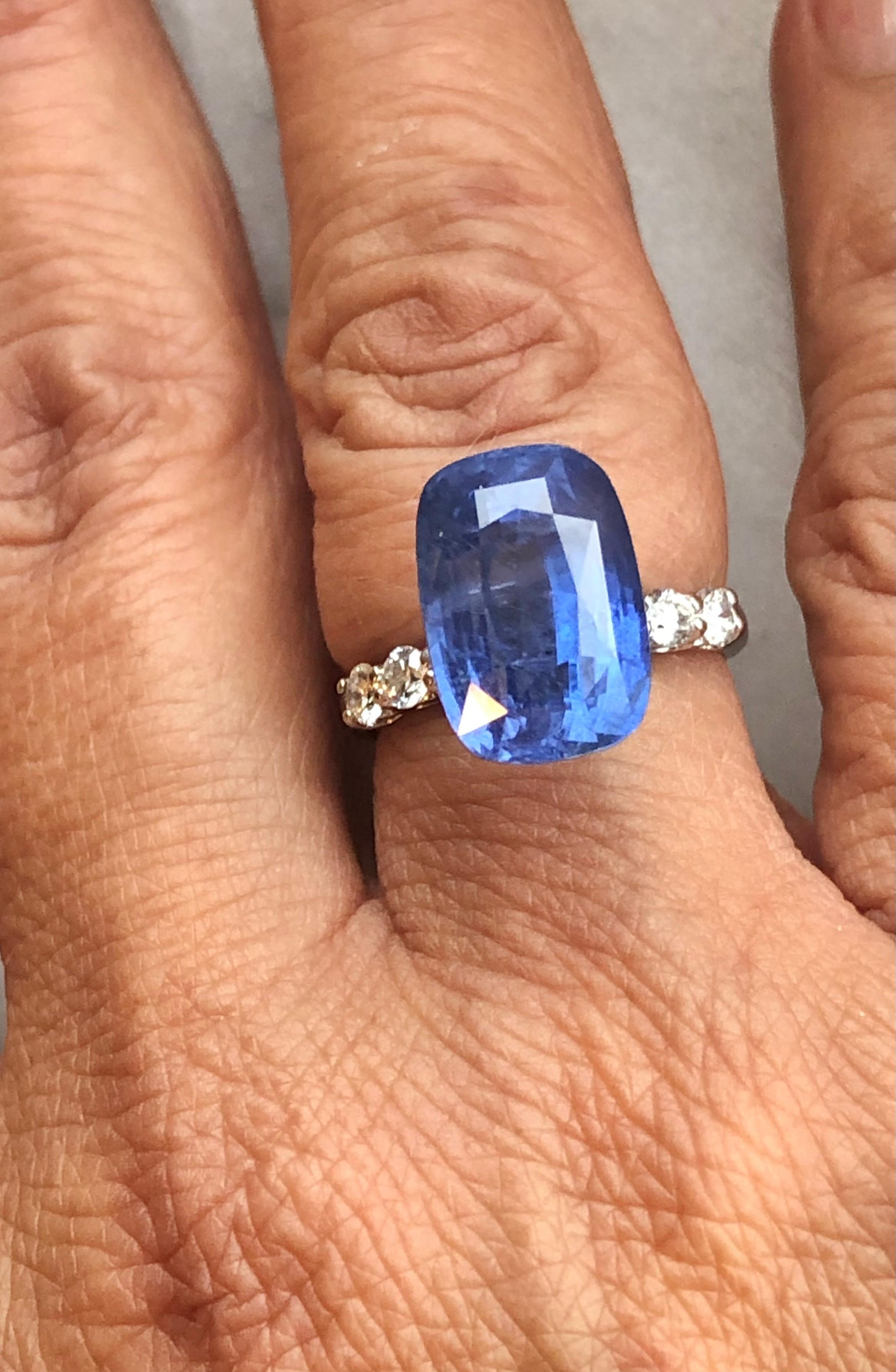 Saphir bleu de Ceylan non chauffé 13,12 carats, pierre précieuse non sertie, coussin certifié en vente 3