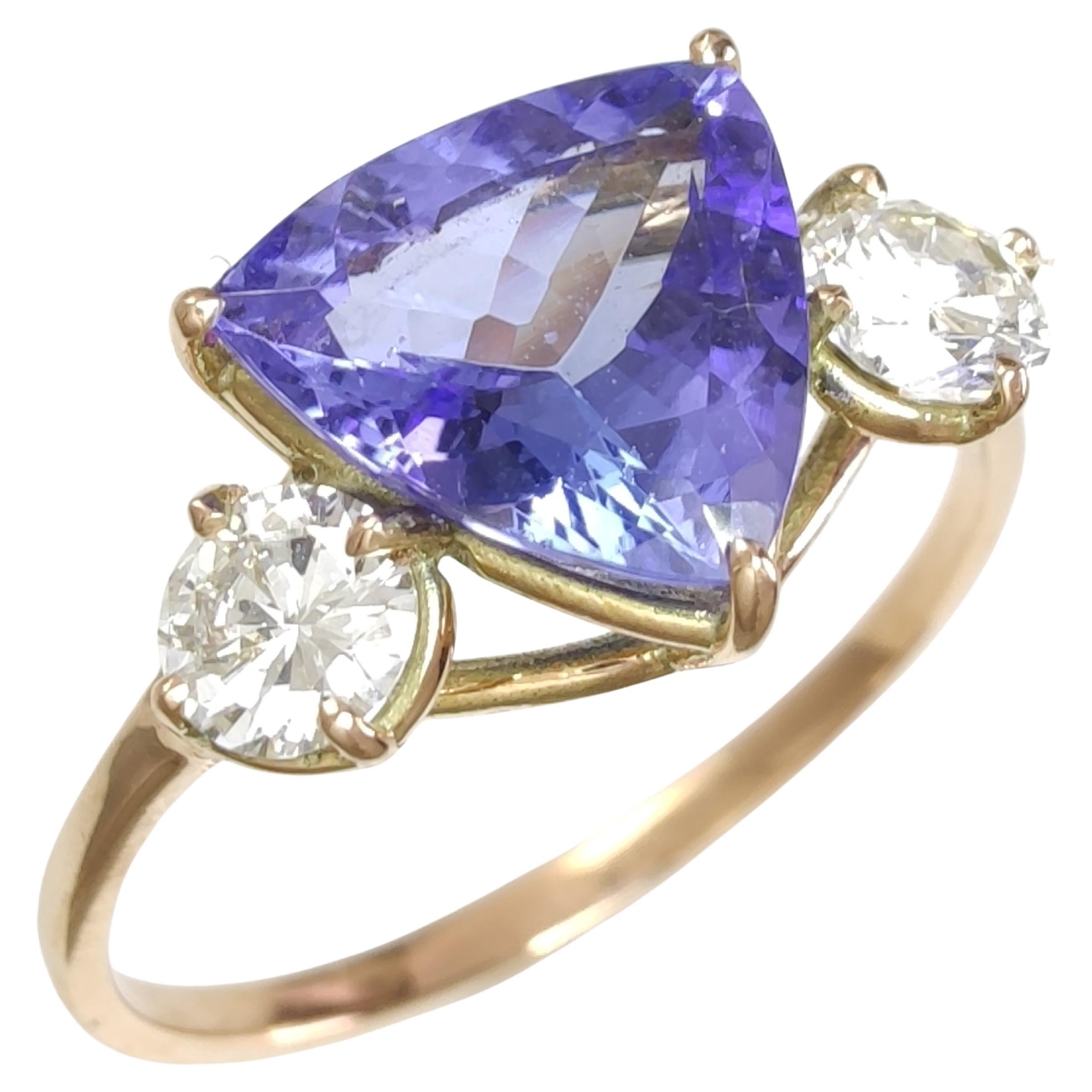 Certified Tanzanite and Diamond Ring - Perfect Gift for Her - Engagement ring For Sale