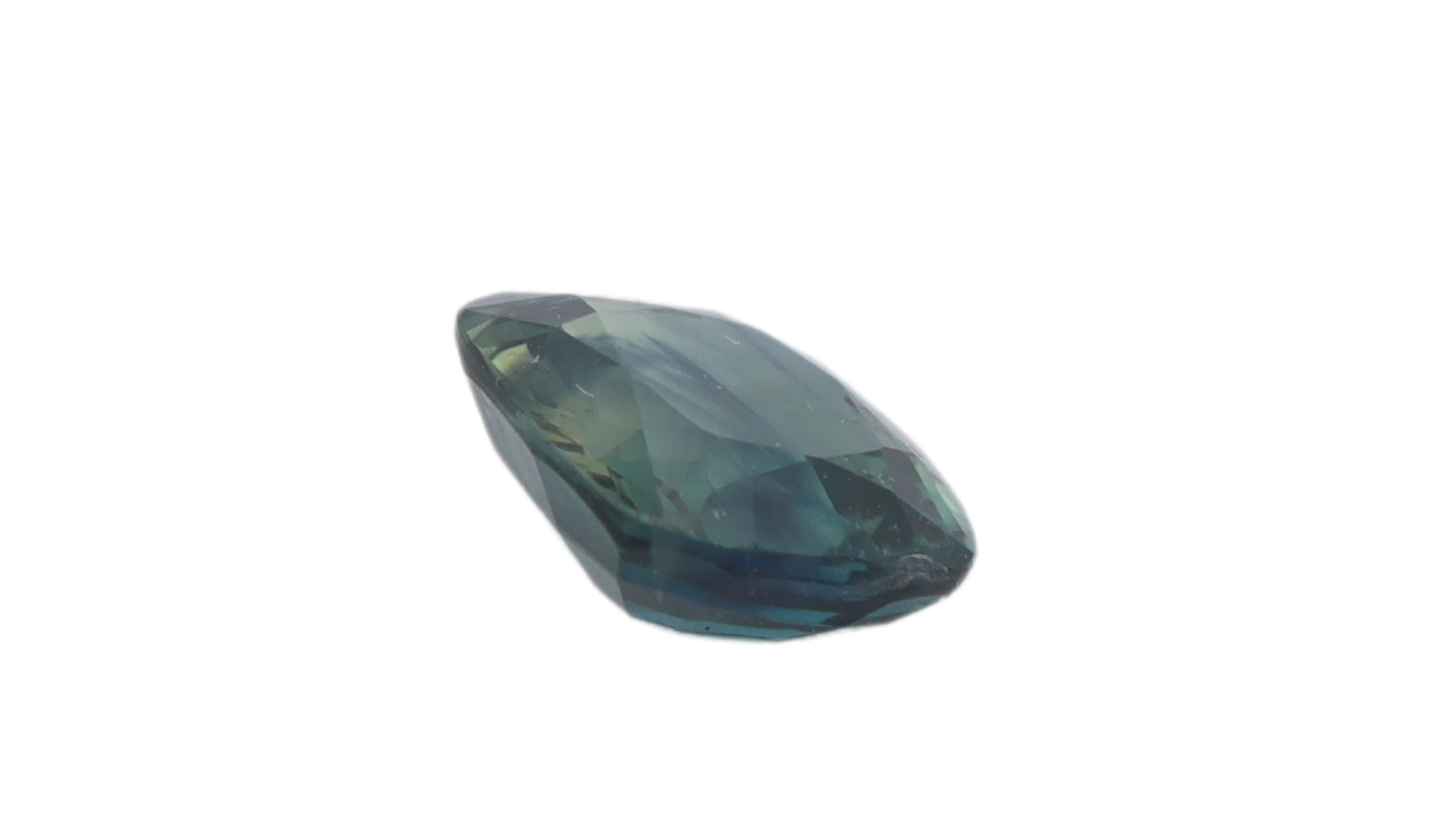 Women's or Men's Certified Teal Sapphire from Siam, Thailand - 1.60ct For Sale