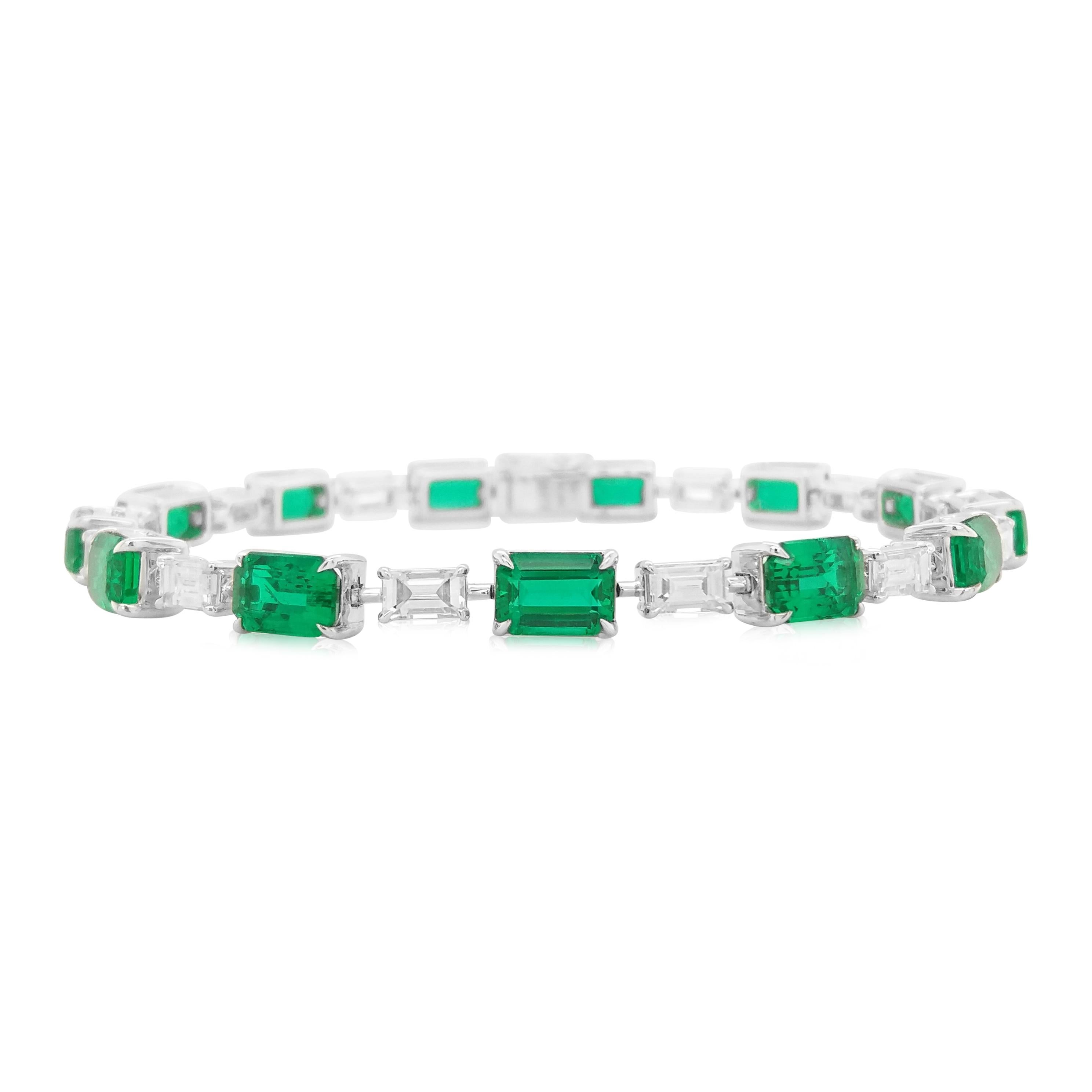 Art Déco Bracciale Tennis certificato con smeraldi colombiani e diamanti bianchi in oro 18 carati in vendita