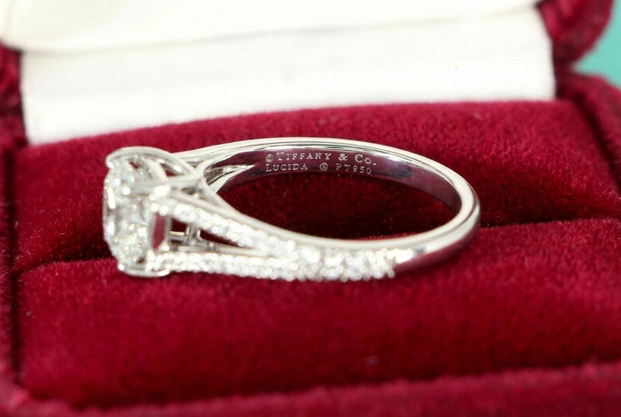 Anillo de compromiso de platino Tiffany & Co. certificado con un diamante Lucida de 1 quilate F VVS1 Corte cuadrado en venta