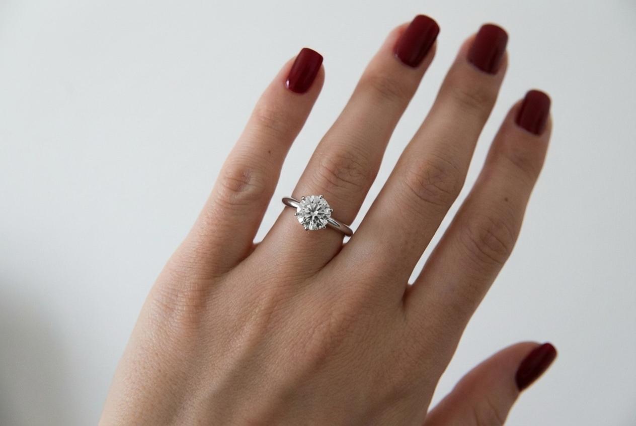 Contemporain Bague en platine certifiée Tiffany & Co. 1,70 carat D VVS2 diamant rond brillant en vente