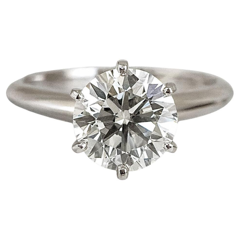 Bague de fiançailles en platine certifiée Tiffany
Co. 1,70 carat D VVS2 diamant rond