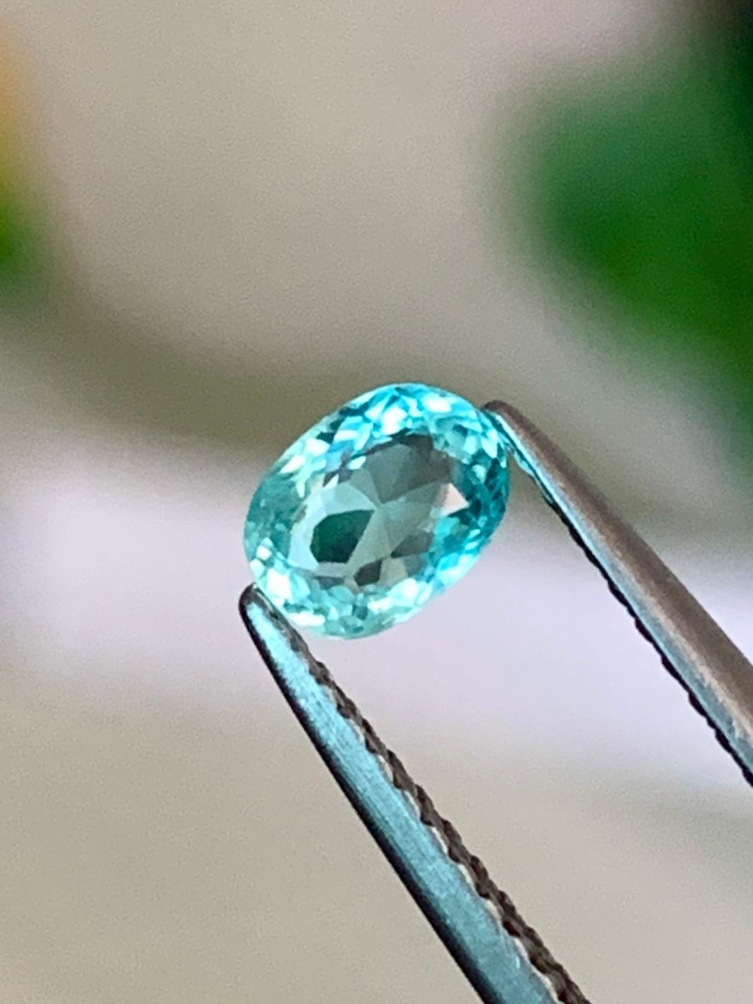 Turmalina Paraiba Azul Neón Natural Certificada de Primera Calidad 0,43 Cts Corte oval en venta