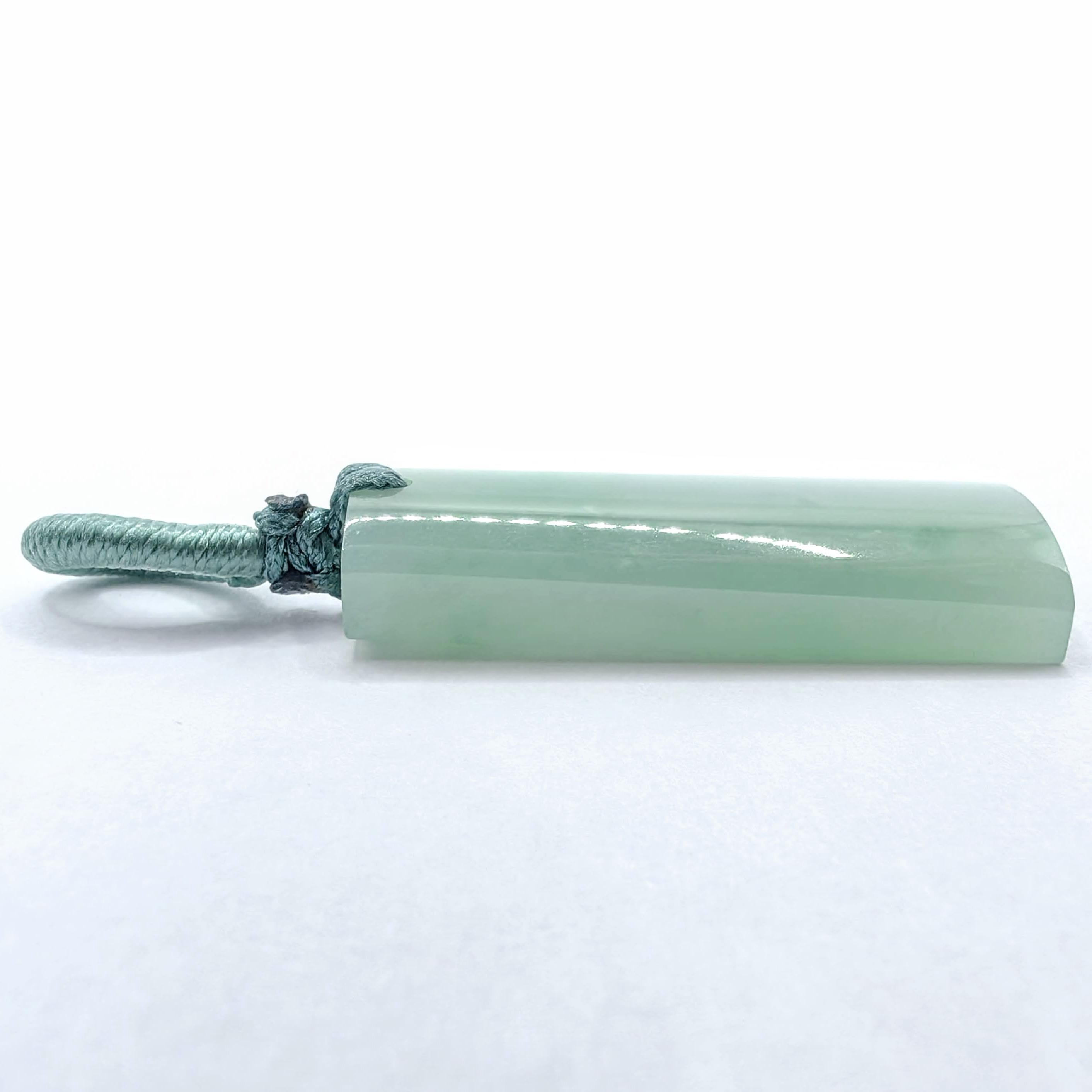 Zertifizierter Typ A Ice Green Jadeit Peace Anhänger Halskette - Cord / 18K Gold Bail im Angebot 4