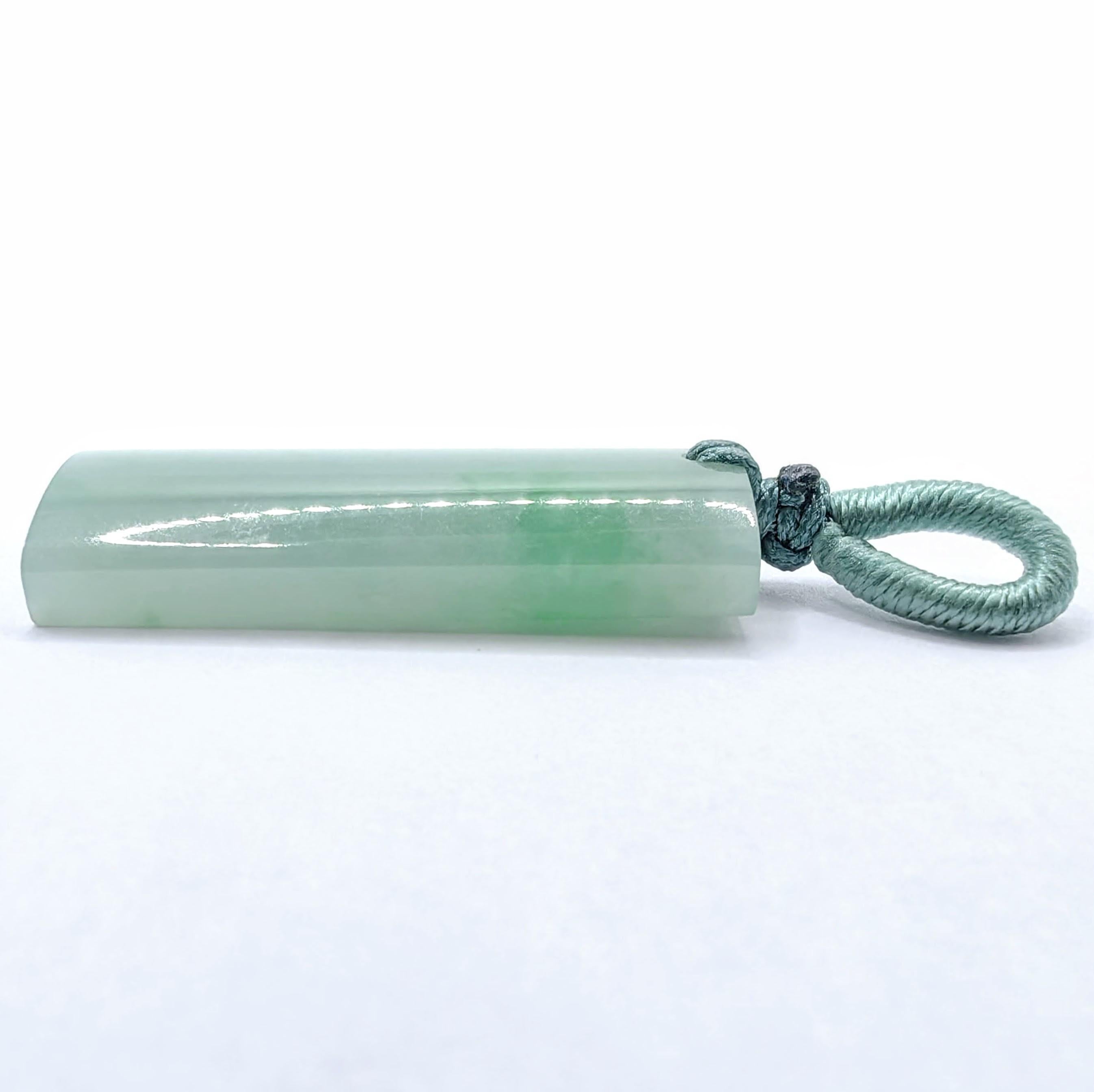Zertifizierter Typ A Ice Green Jadeit Peace Anhänger Halskette - Cord / 18K Gold Bail im Angebot 6
