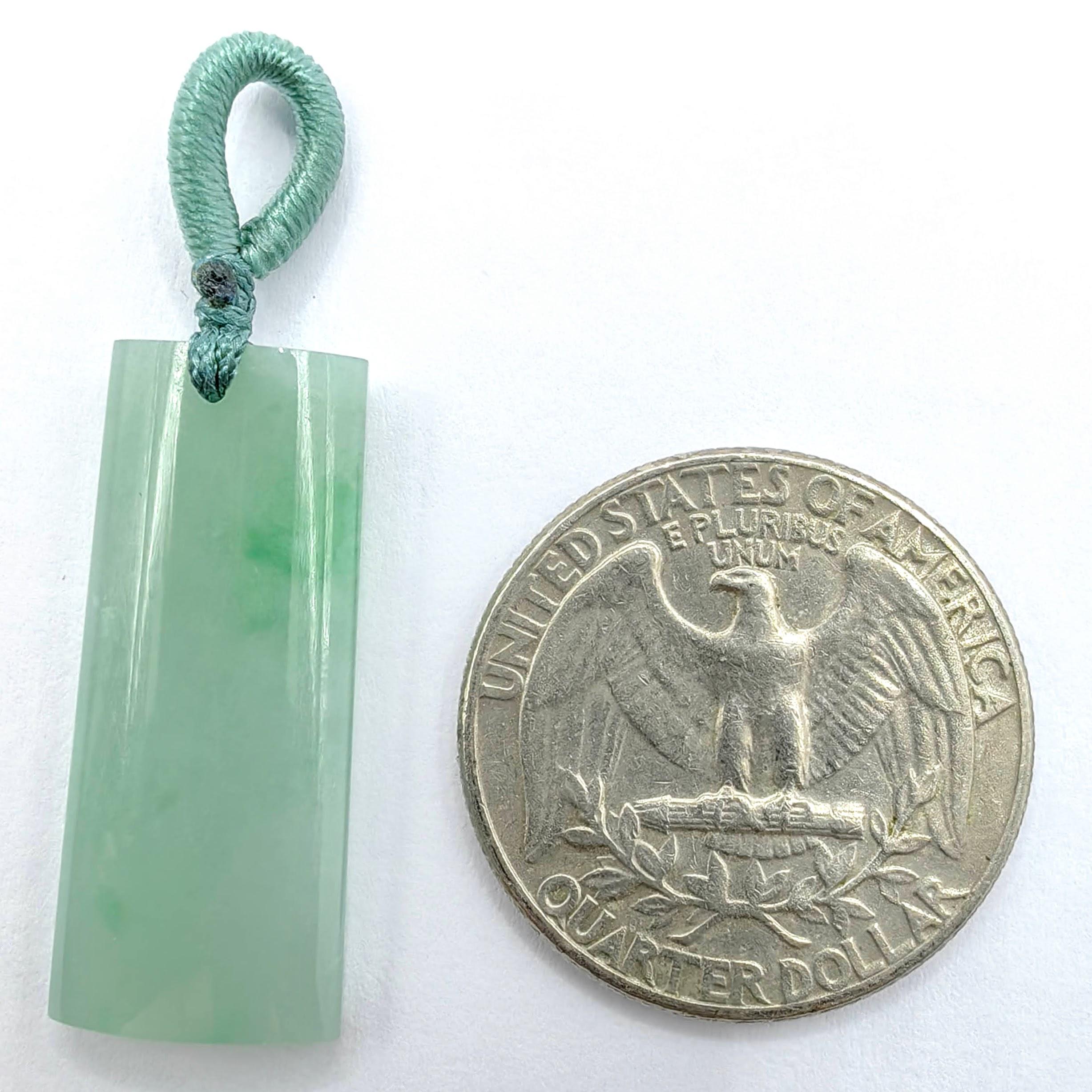 Zertifizierter Typ A Ice Green Jadeit Peace Anhänger Halskette - Cord / 18K Gold Bail im Zustand „Neu“ im Angebot in Wan Chai District, HK