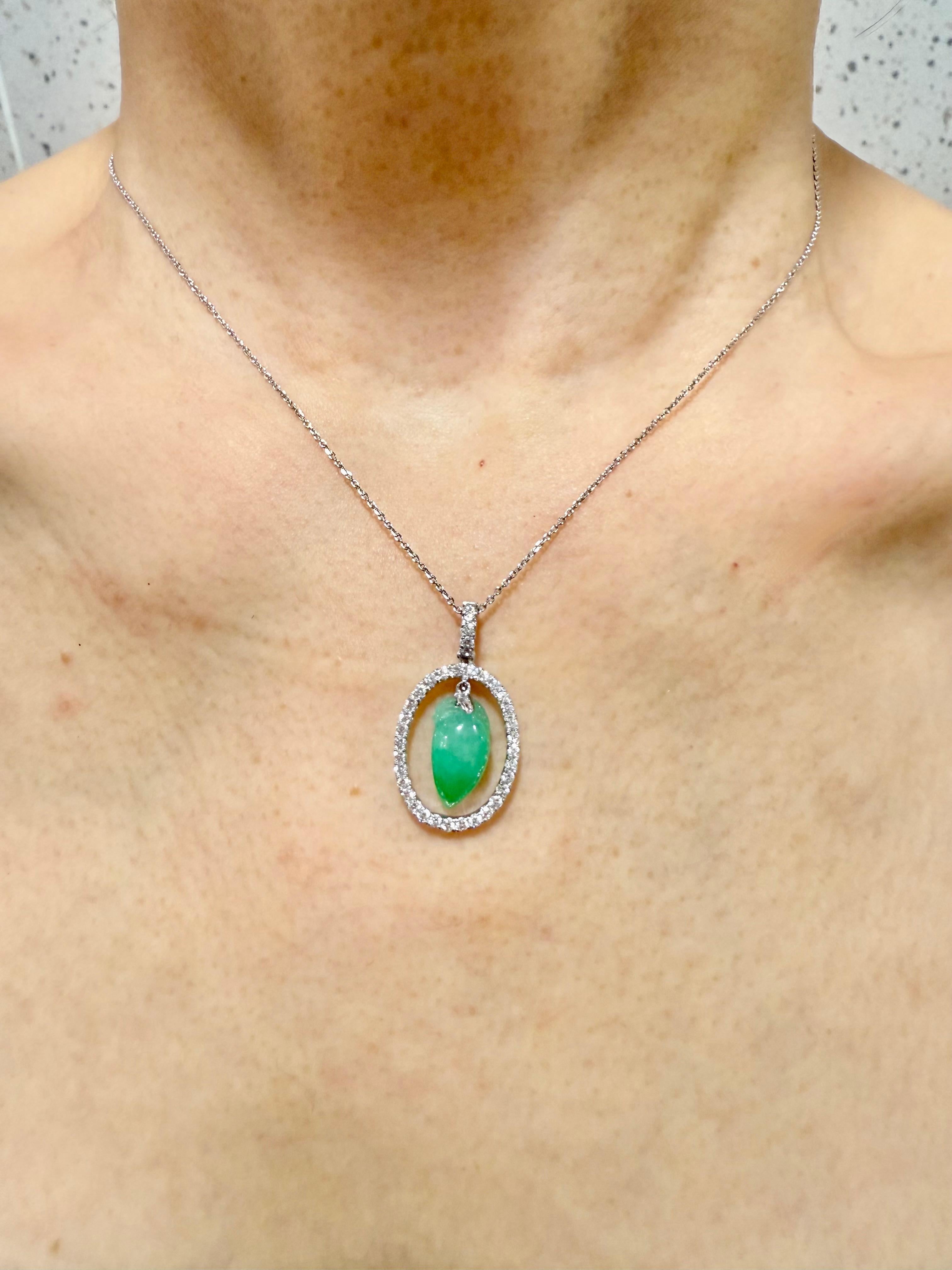 Zertifizierter Typ A Icy Jade & Diamant-Anhänger, Apfelgrüne Farbe, durchscheinend im Angebot 11