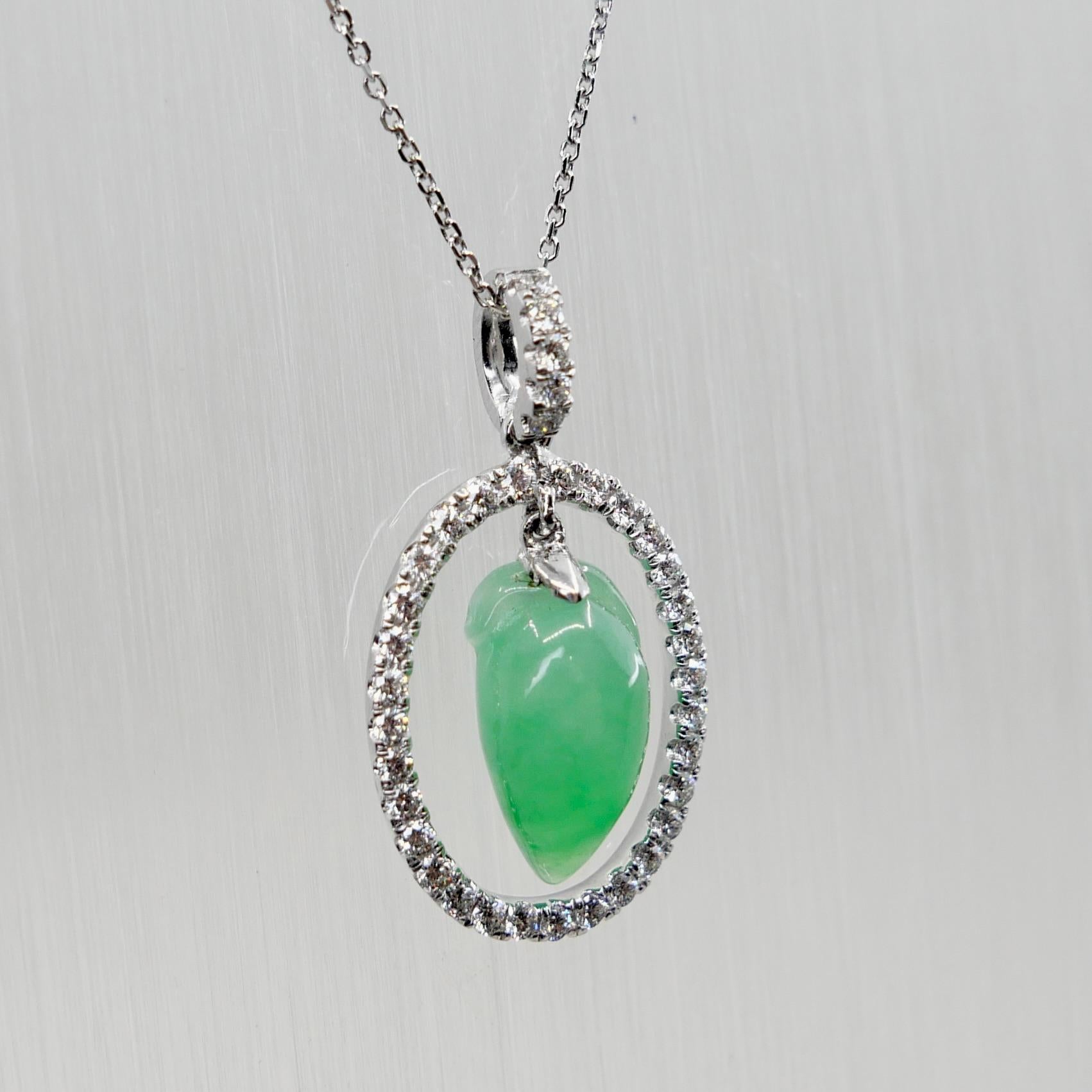Zertifizierter Typ A Icy Jade & Diamant-Anhänger, Apfelgrüne Farbe, durchscheinend Damen im Angebot