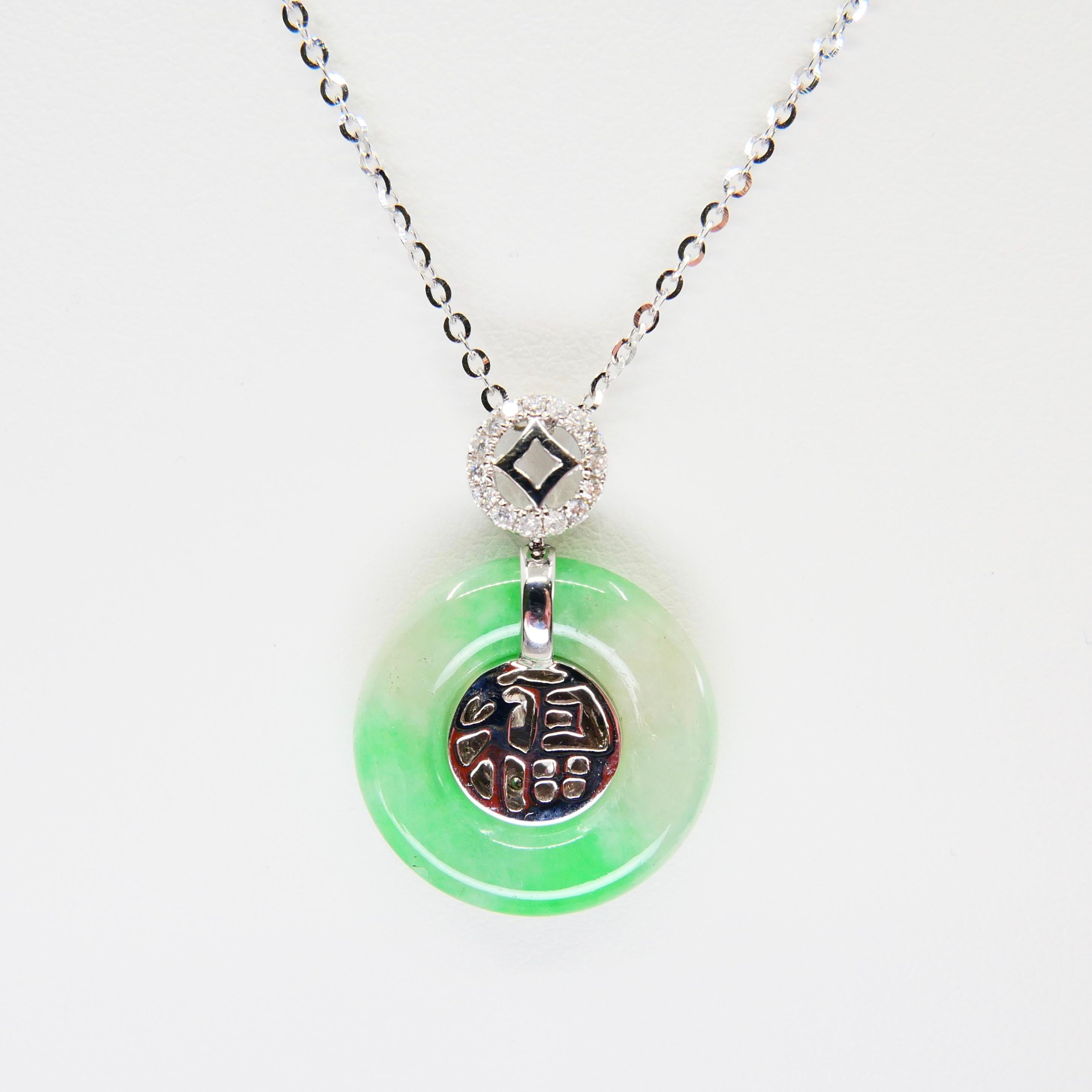 Collier pendentif en jade certifié Type A et diamants, patchs vert pomme, réversible Pour femmes en vente
