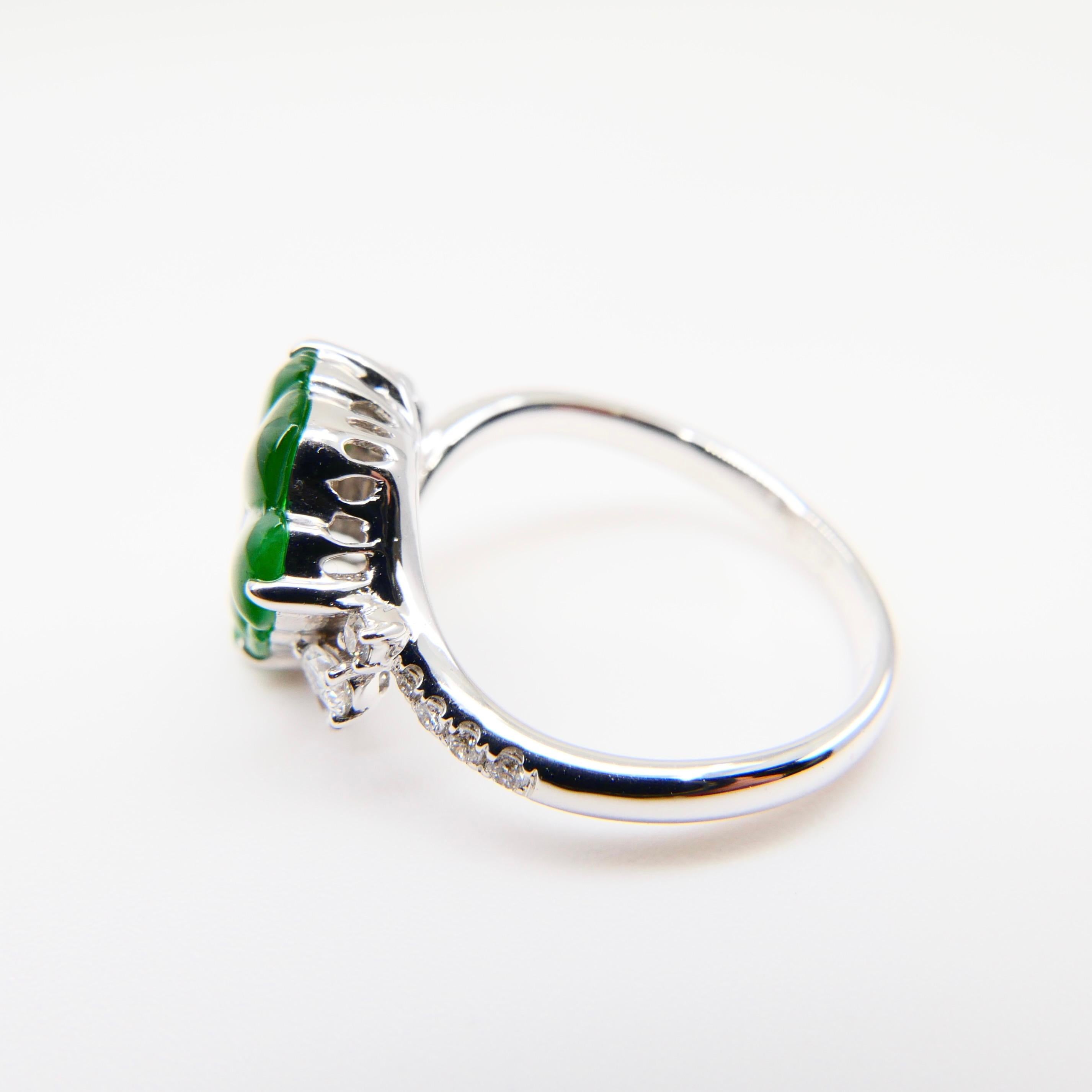 Certified Type A Jadeite Jade and Diamond Cocktail Ring, Best Imperial Green In New Condition For Sale In Hong Kong, HK