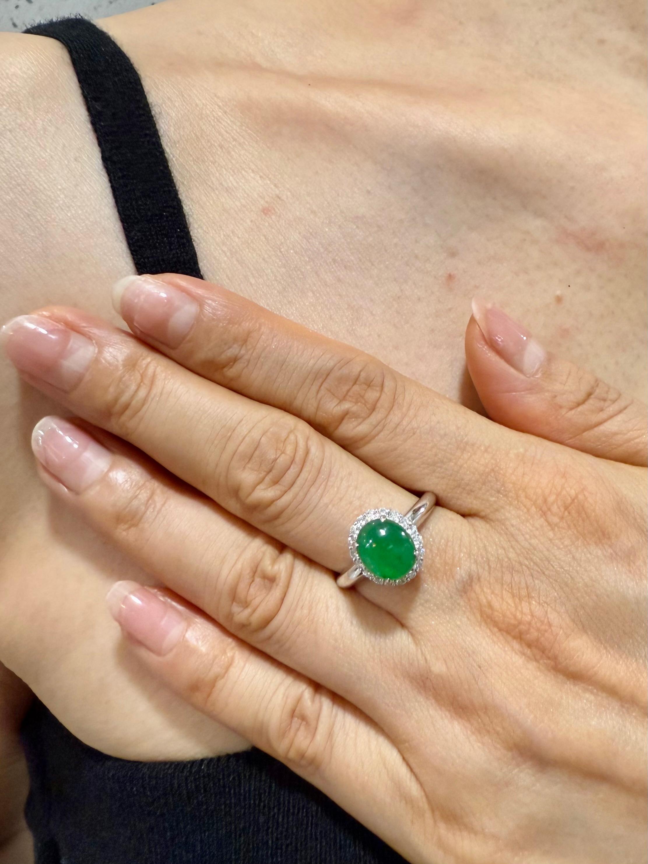 Cocktailring, zertifizierter Jadeit-Jadeit- und Diamant-Cocktailring, Typ A, nahe der kaiserlichen Jade (Cabochon) im Angebot