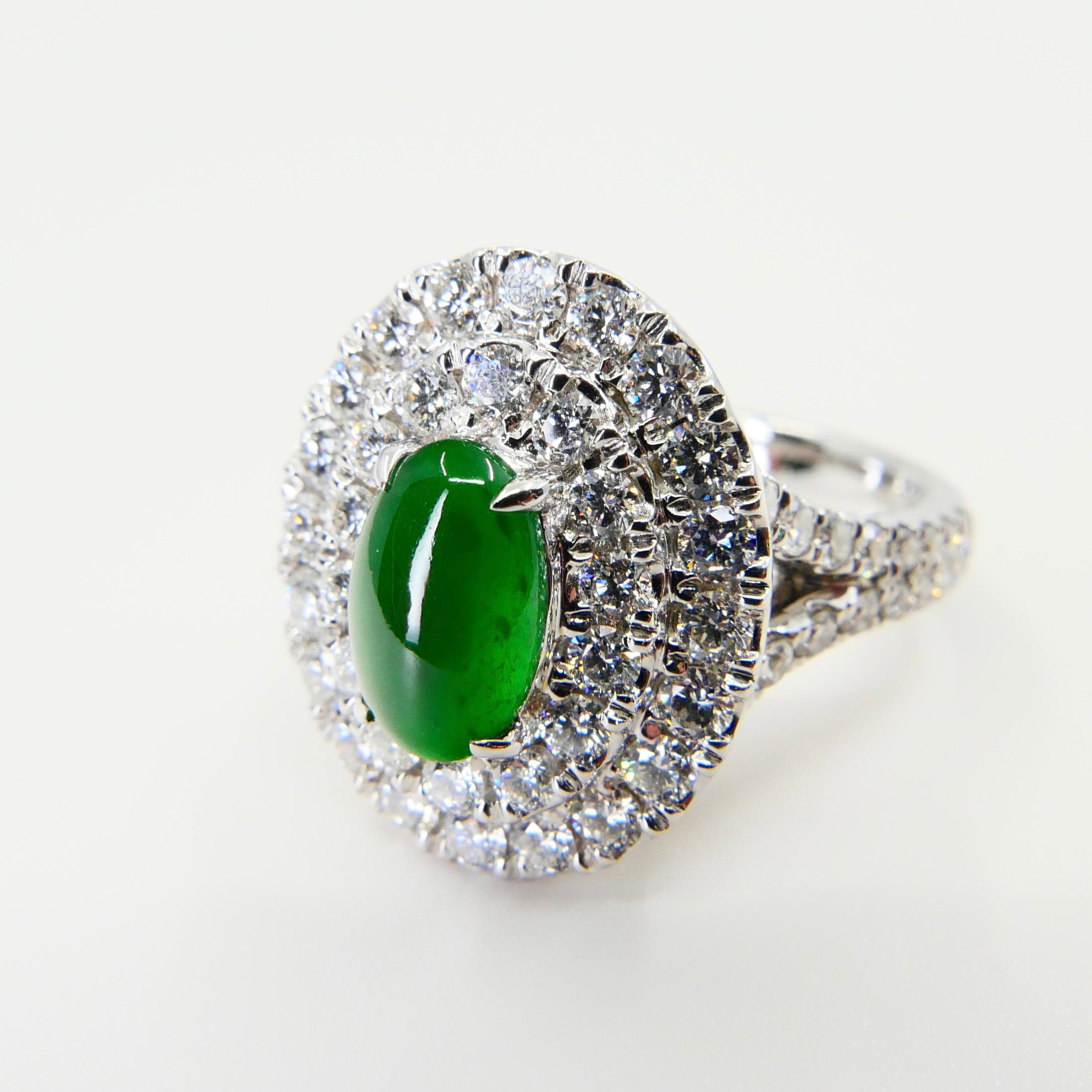 Certified Type A Jadeite Jade and Diamond Cocktail Ring, Close to Imperial Jade In New Condition In Hong Kong, HK