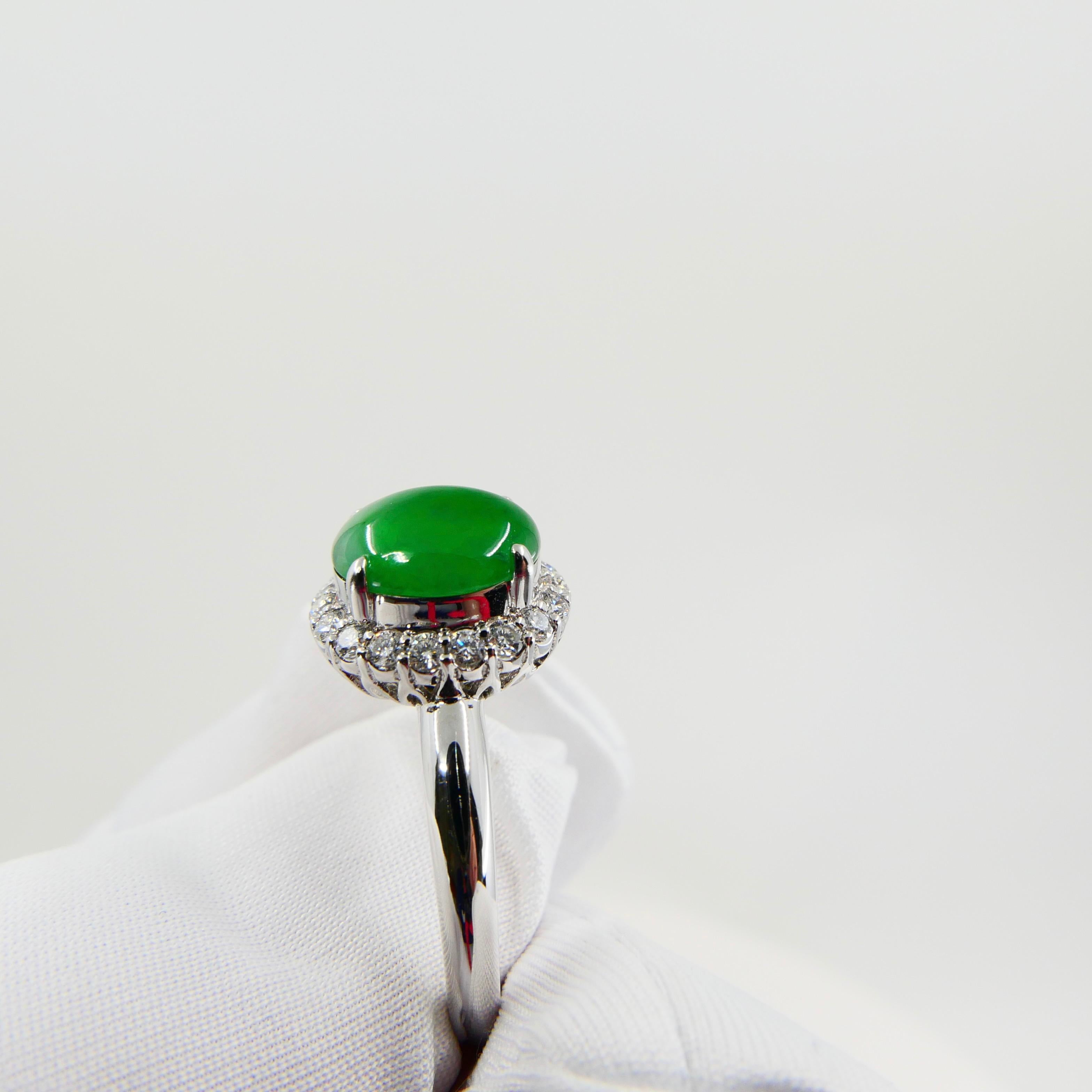 Certified Type A Jadeite Jade and Diamond Cocktail Ring, Close to Imperial Jade In New Condition For Sale In Hong Kong, HK