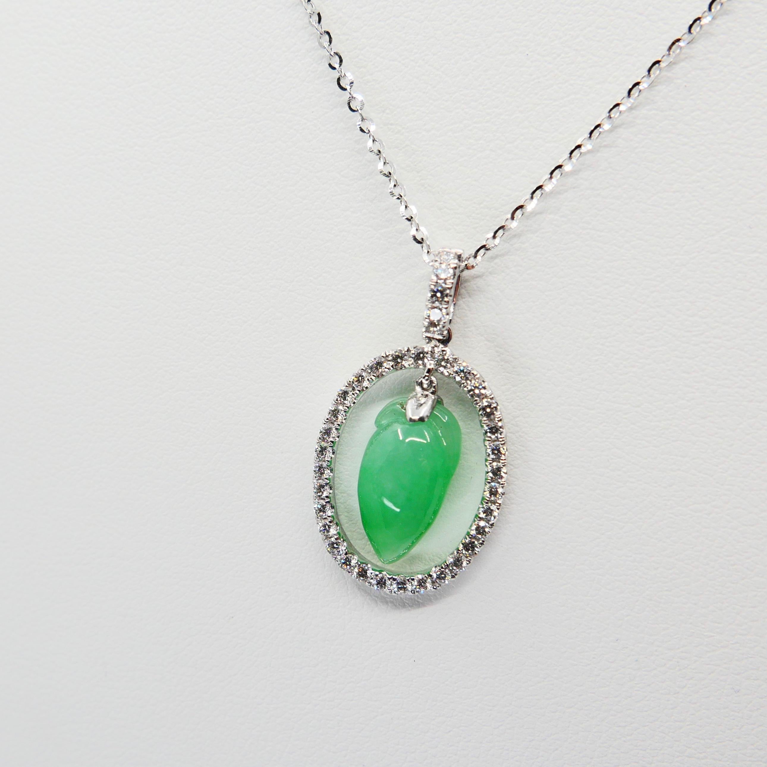Zertifizierter Typ A Icy Jade & Diamant-Anhänger, Apfelgrüne Farbe, durchscheinend Damen im Angebot