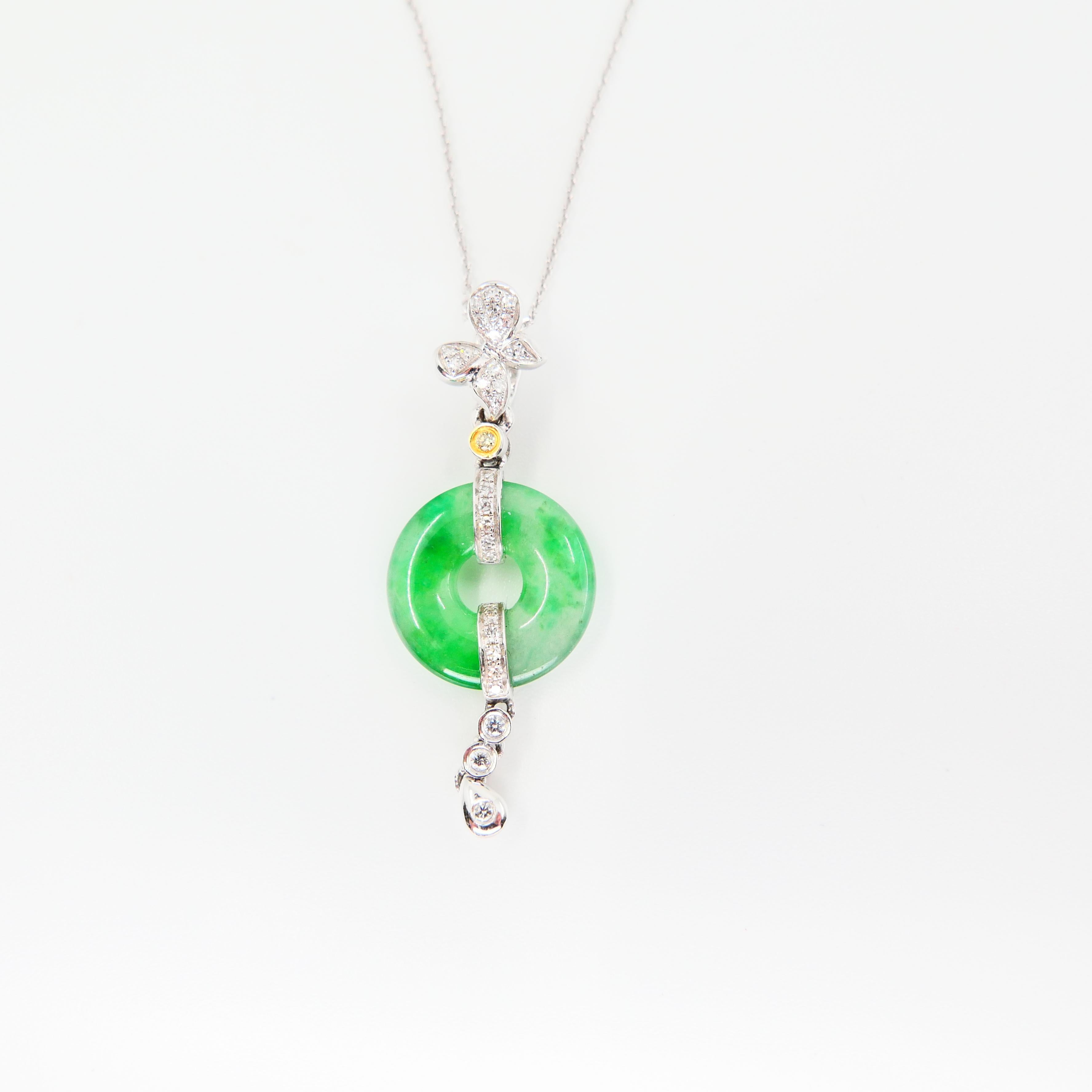 Certified Type A Jadeite Jade Diamond Pendant Drop Necklace, Apple Green Veins In New Condition For Sale In Hong Kong, HK