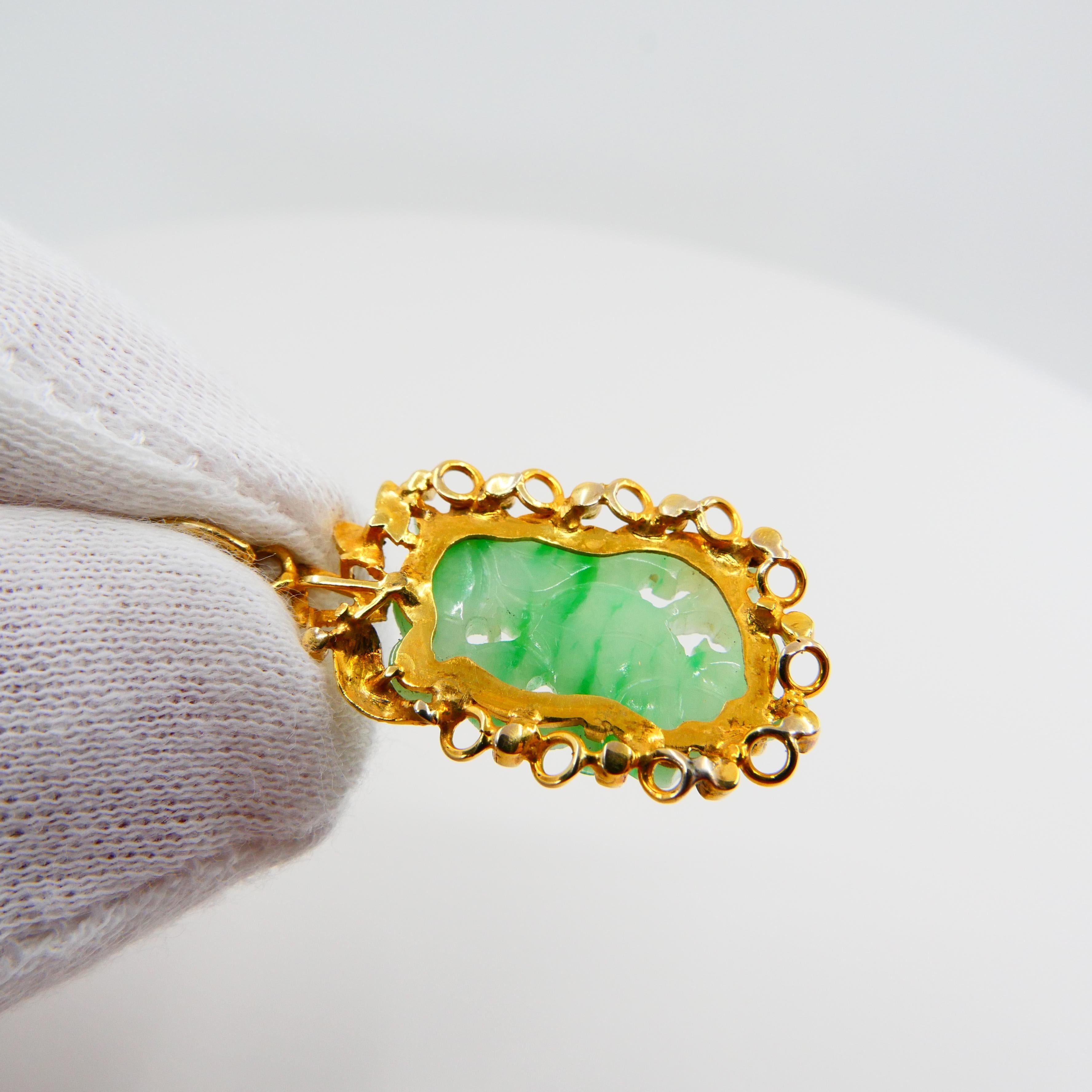 zertifizierte Typ A Jadeit Jadeit Anhänger Tropfen Halskette, apfelgrüne Veinen, N.O.S (Rohschliff) im Angebot